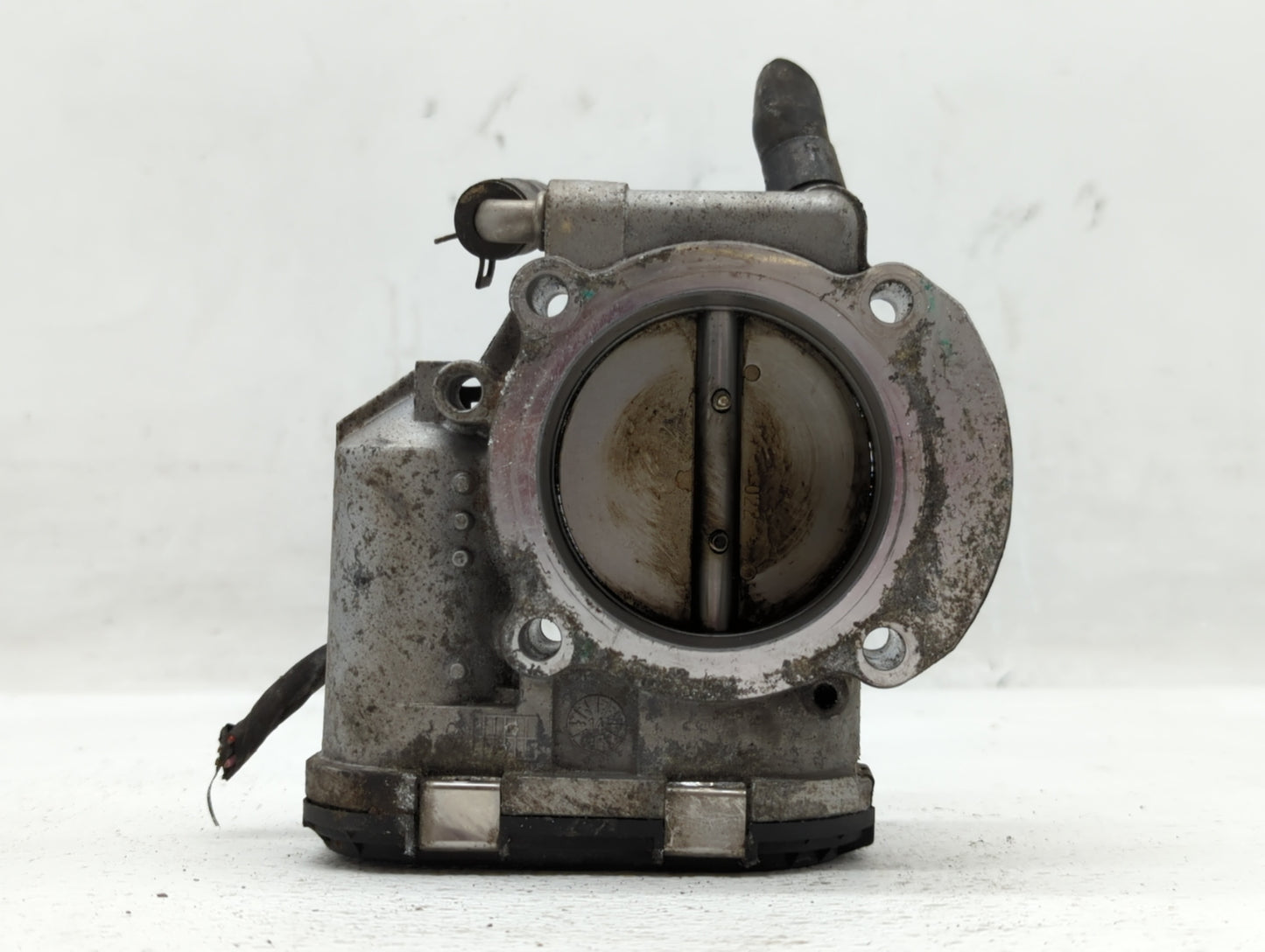2015 Hyundai Santa Fe Throttle Body P/N:35100-2G700 Fits Fits 2011 2012 2013 2014 2016 OEM Used Auto Parts - Oemusedautopart