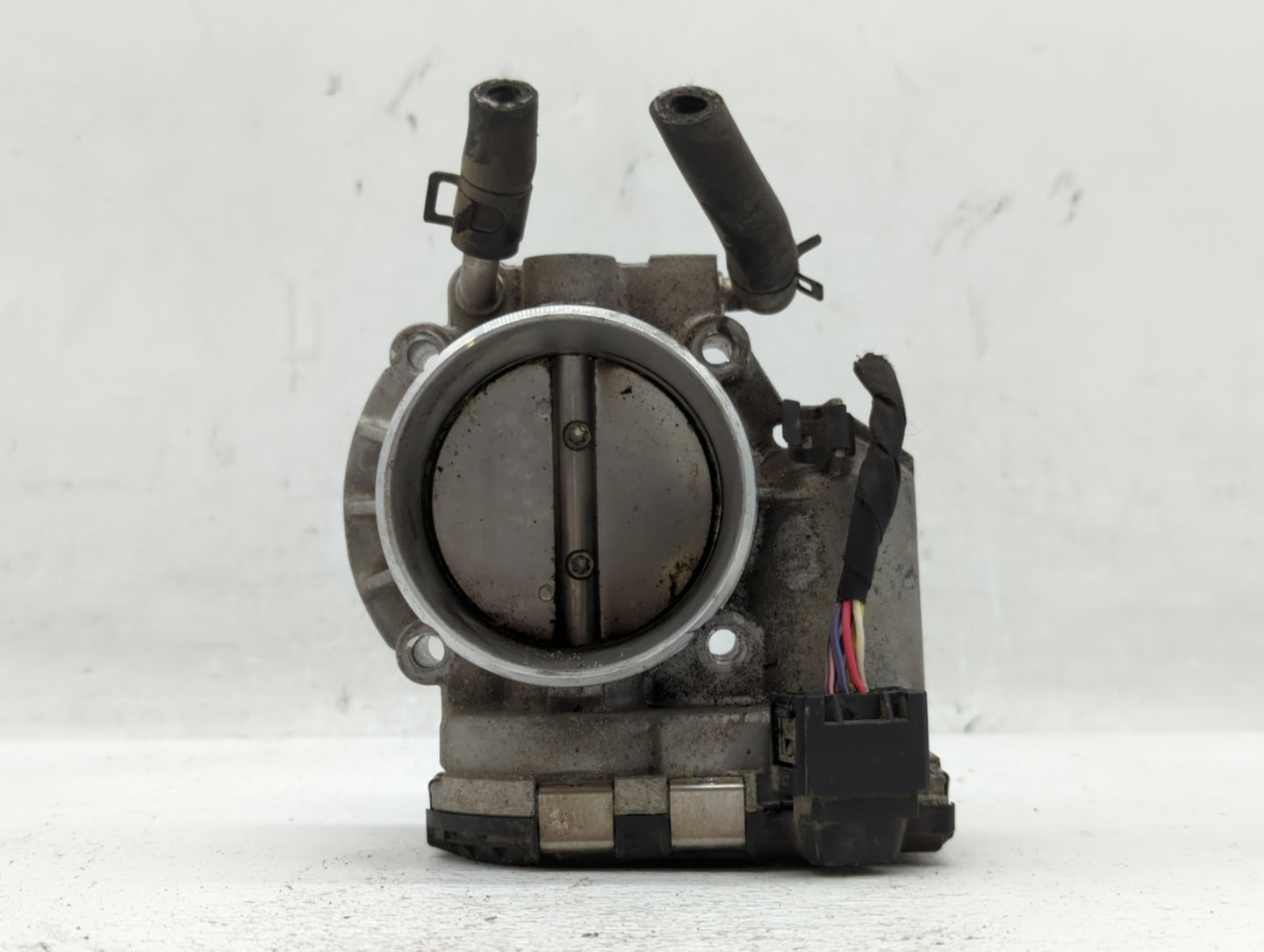 2015 Hyundai Santa Fe Throttle Body P/N:35100-2G700 Fits Fits 2011 2012 2013 2014 2016 OEM Used Auto Parts - Oemusedautopart