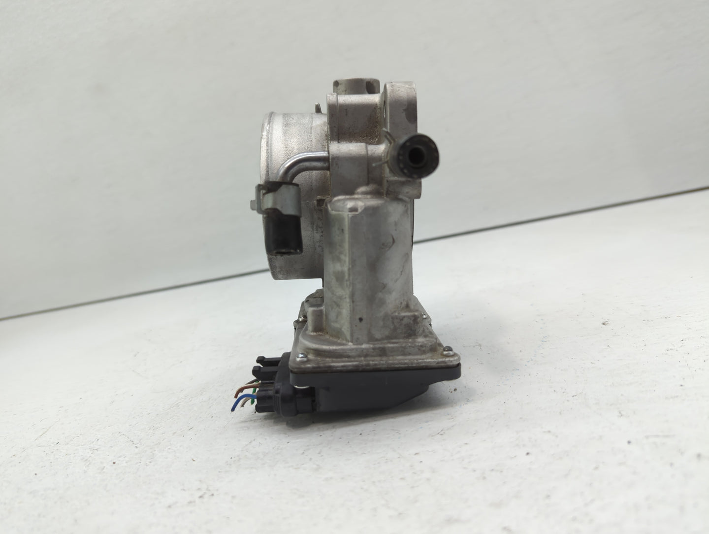 2013-2018 Hyundai Santa Fe Throttle Body P/N:35100-3caa0 Fits Fits 2012 2013 2014 2015 2016 2017 2018 OEM Used Auto Parts - 
