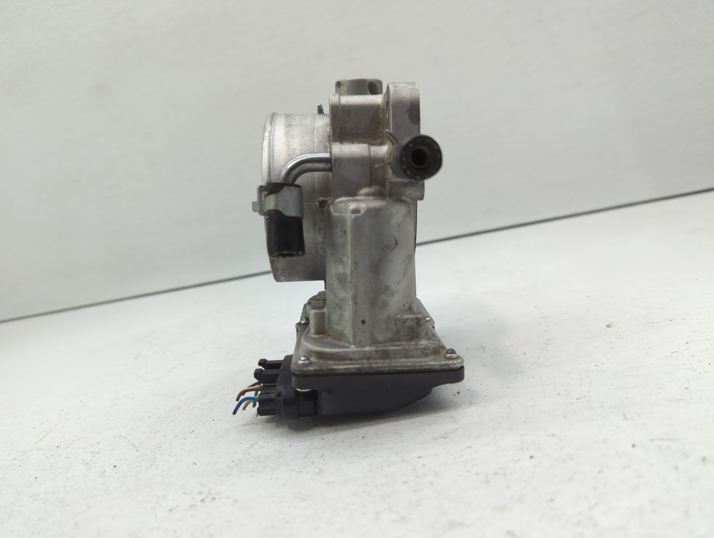 2013-2018 Hyundai Santa Fe Throttle Body P/N:35100-3caa0 Fits Fits 2012 2013 2014 2015 2016 2017 2018 OEM Used Auto Parts - 