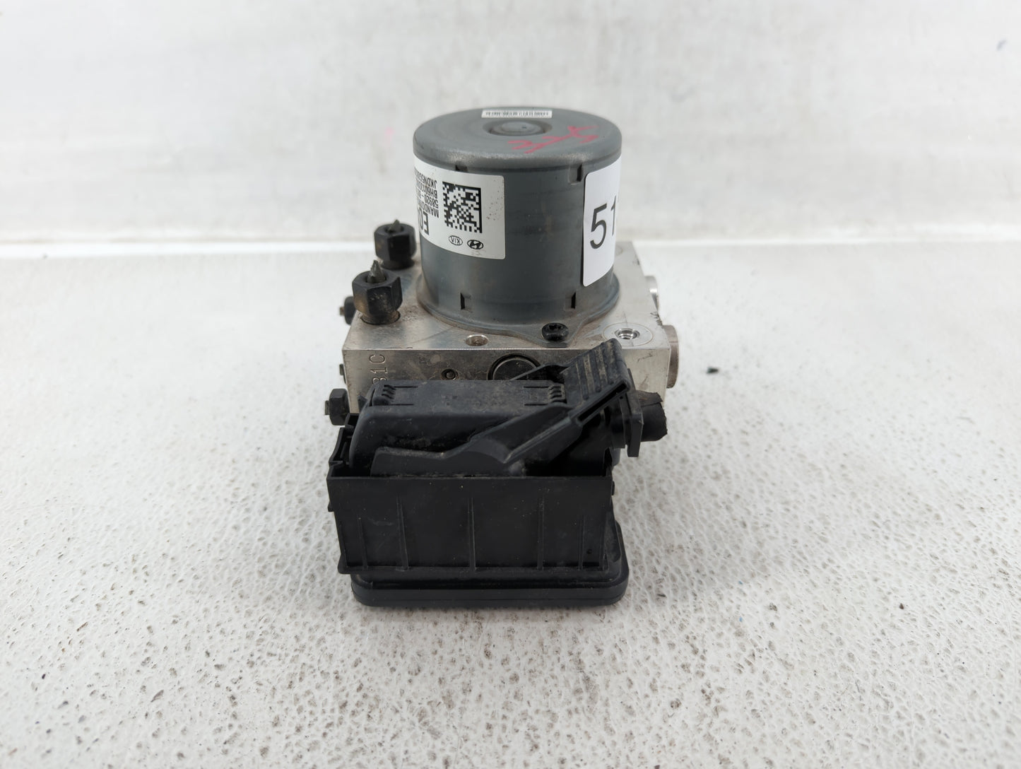 2013-2016 Hyundai Santa Fe ABS Pump Control Module Replacement P/N:58920-B8700 Fits Fits 2013 2014 2015 2016 OEM Used Auto P