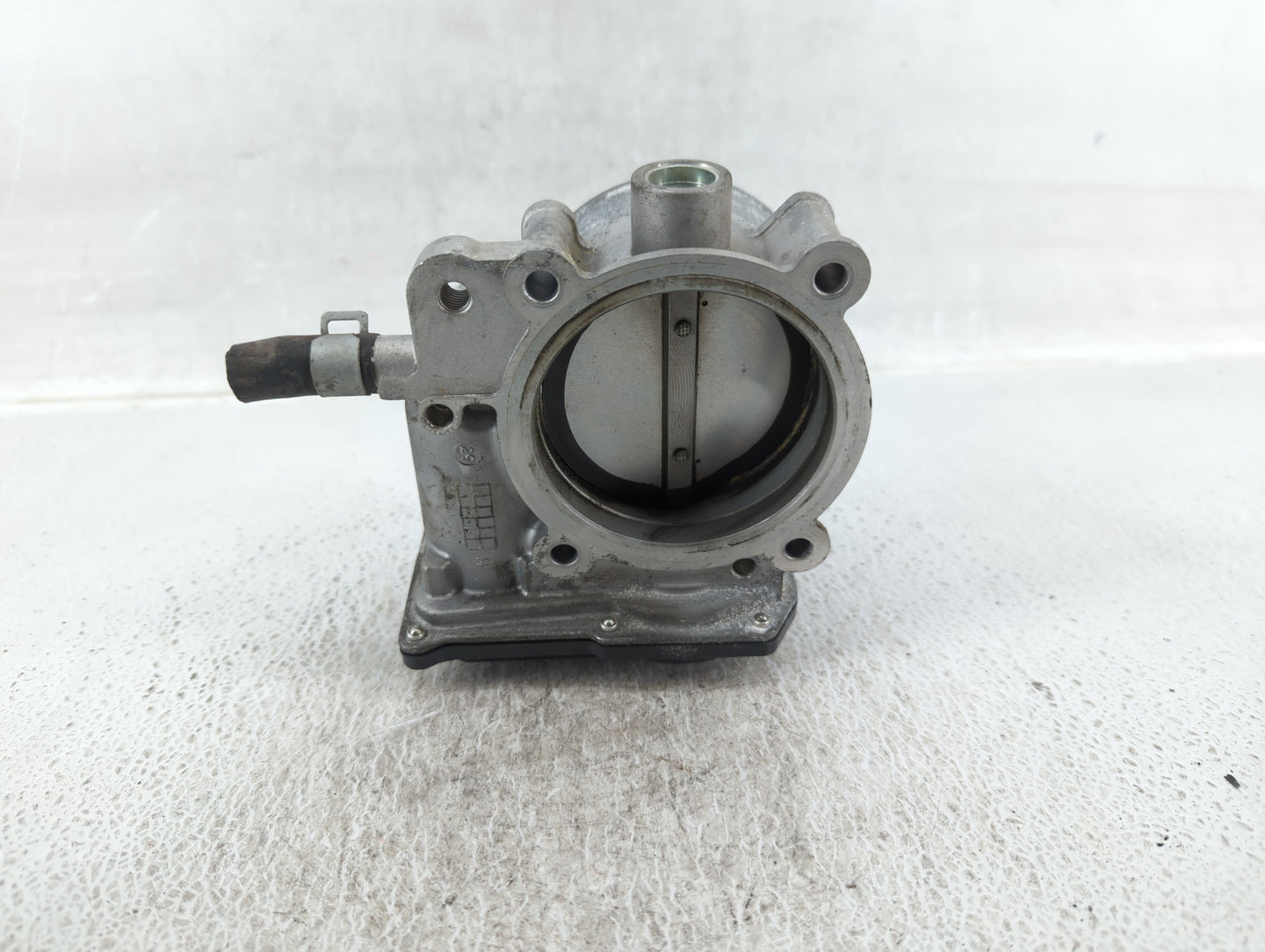 2013-2018 Hyundai Santa Fe Throttle Body P/N:35100-3CAA0 Fits Fits 2012 2013 2014 2015 2016 2017 2018 OEM Used Auto Parts - 