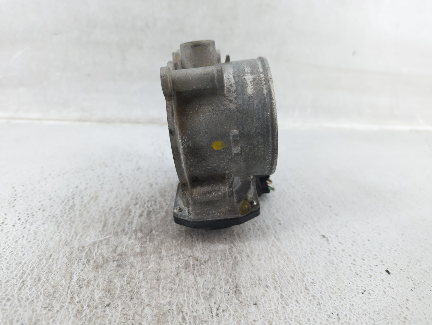 2013-2018 Hyundai Santa Fe Throttle Body P/N:35100-3CAA0 Fits Fits 2012 2013 2014 2015 2016 2017 2018 OEM Used Auto Parts - 