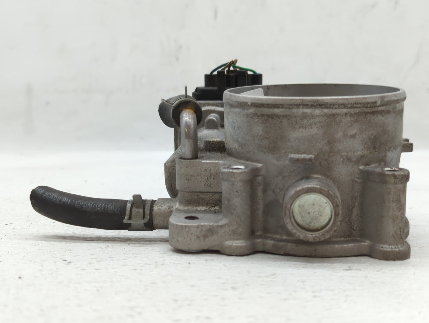 2013-2018 Hyundai Santa Fe Throttle Body P/N:35100-3CAA0 Fits Fits 2012 2013 2014 2015 2016 2017 2018 OEM Used Auto Parts - 