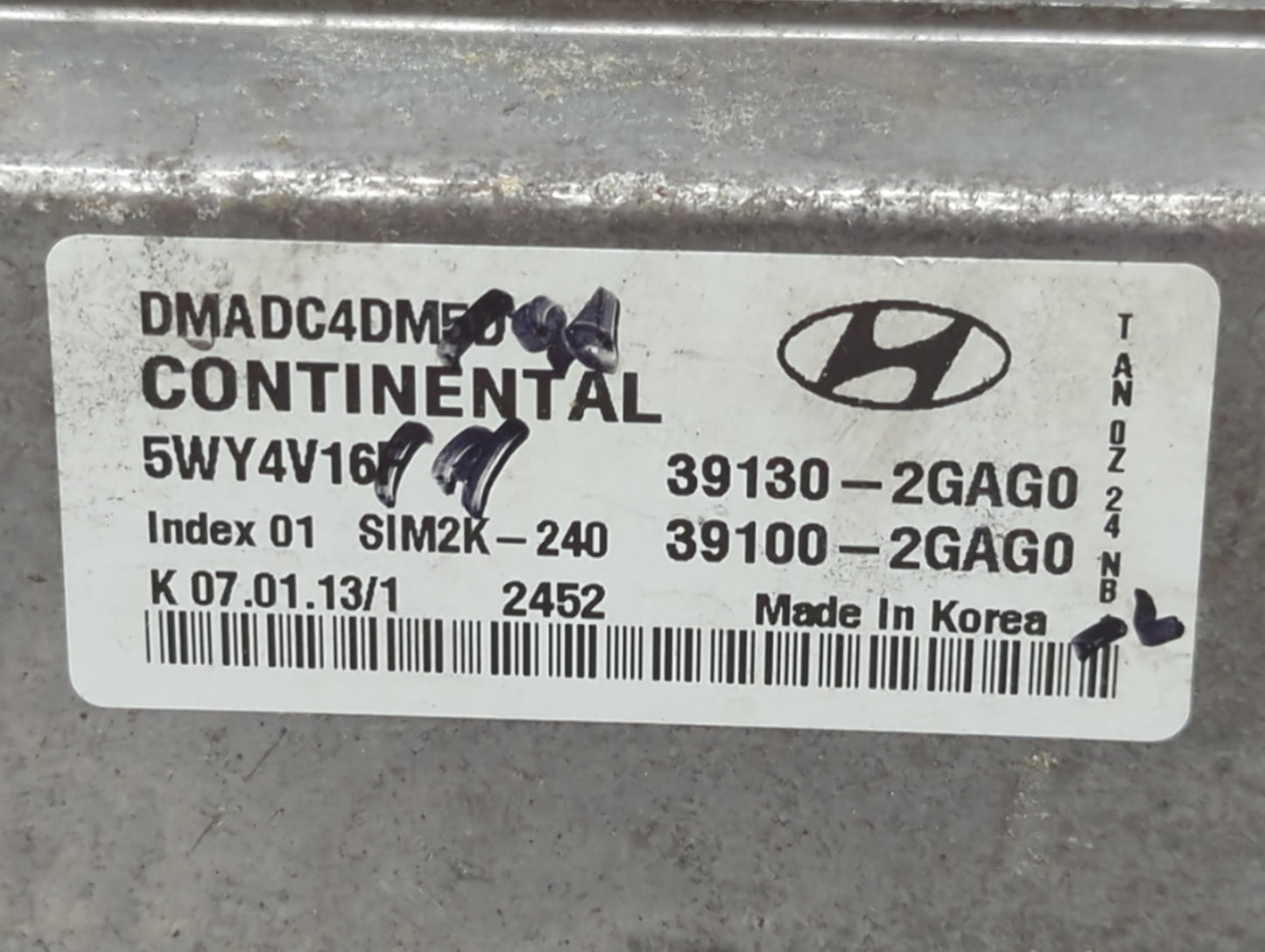 2015 Hyundai Santa Fe PCM Engine Control Computer ECU ECM PCU OEM P/N:39100-2GAG0 39130-2GAG0, 39130-2GAG2 Fits OEM Used Aut