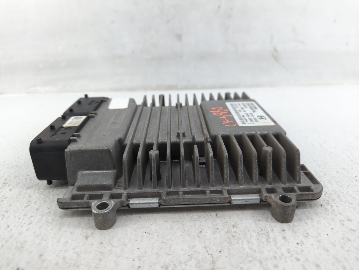 2013-2016 Hyundai Santa Fe PCM Engine Control Computer ECU ECM PCU OEM P/N:39130-2GAG2 Fits Fits 2013 2014 2015 2016 OEM Use