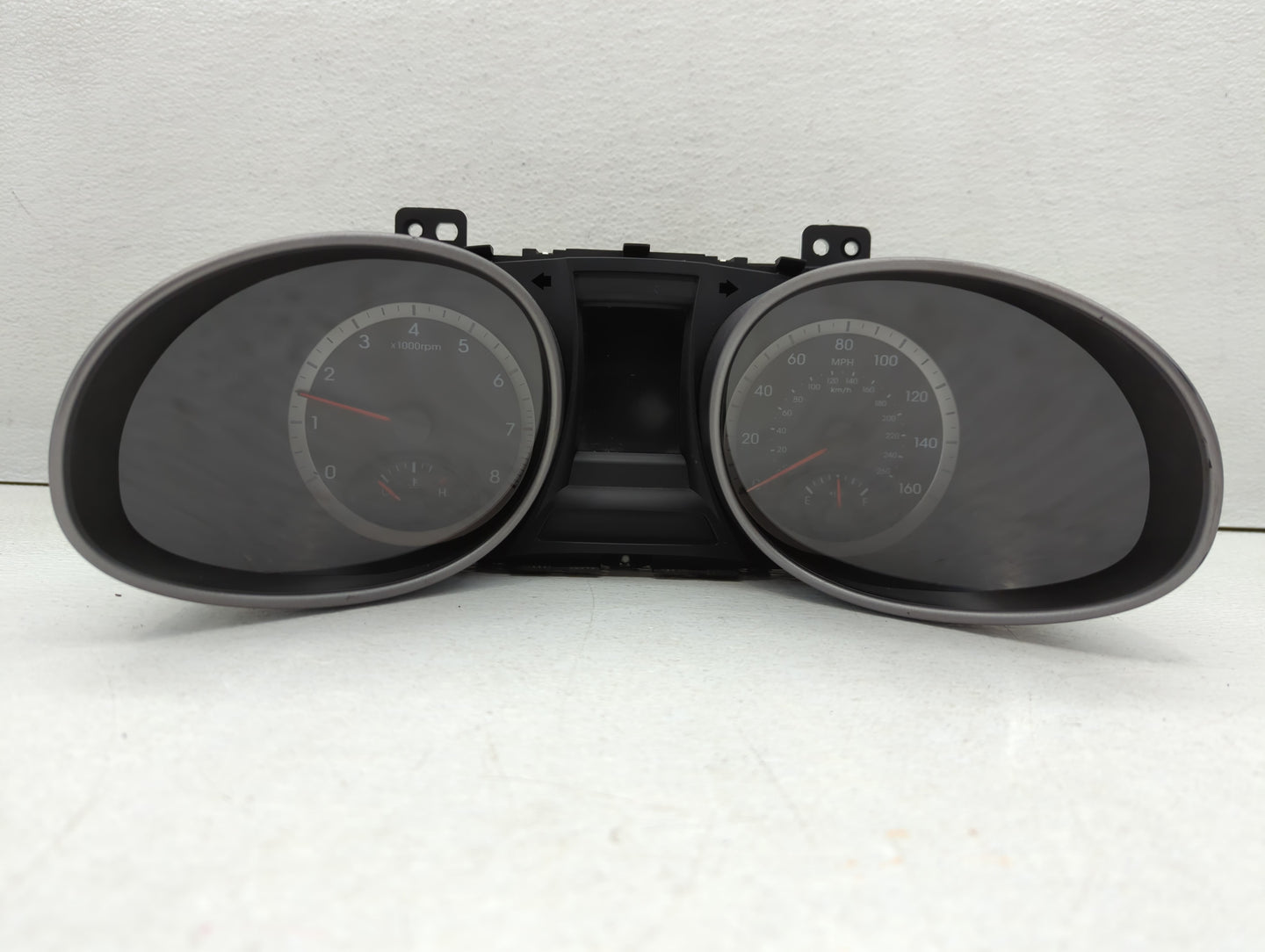 2015-2016 Hyundai Santa Fe Instrument Cluster Speedometer Gauges P/N:11002-987110H 94001-B8240 Fits Fits 2015 2016 OEM Used 