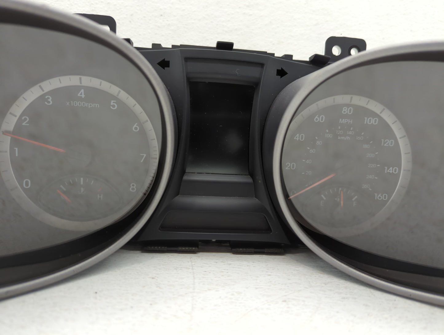 2015-2016 Hyundai Santa Fe Instrument Cluster Speedometer Gauges P/N:11002-987110H 94001-B8240 Fits Fits 2015 2016 OEM Used 