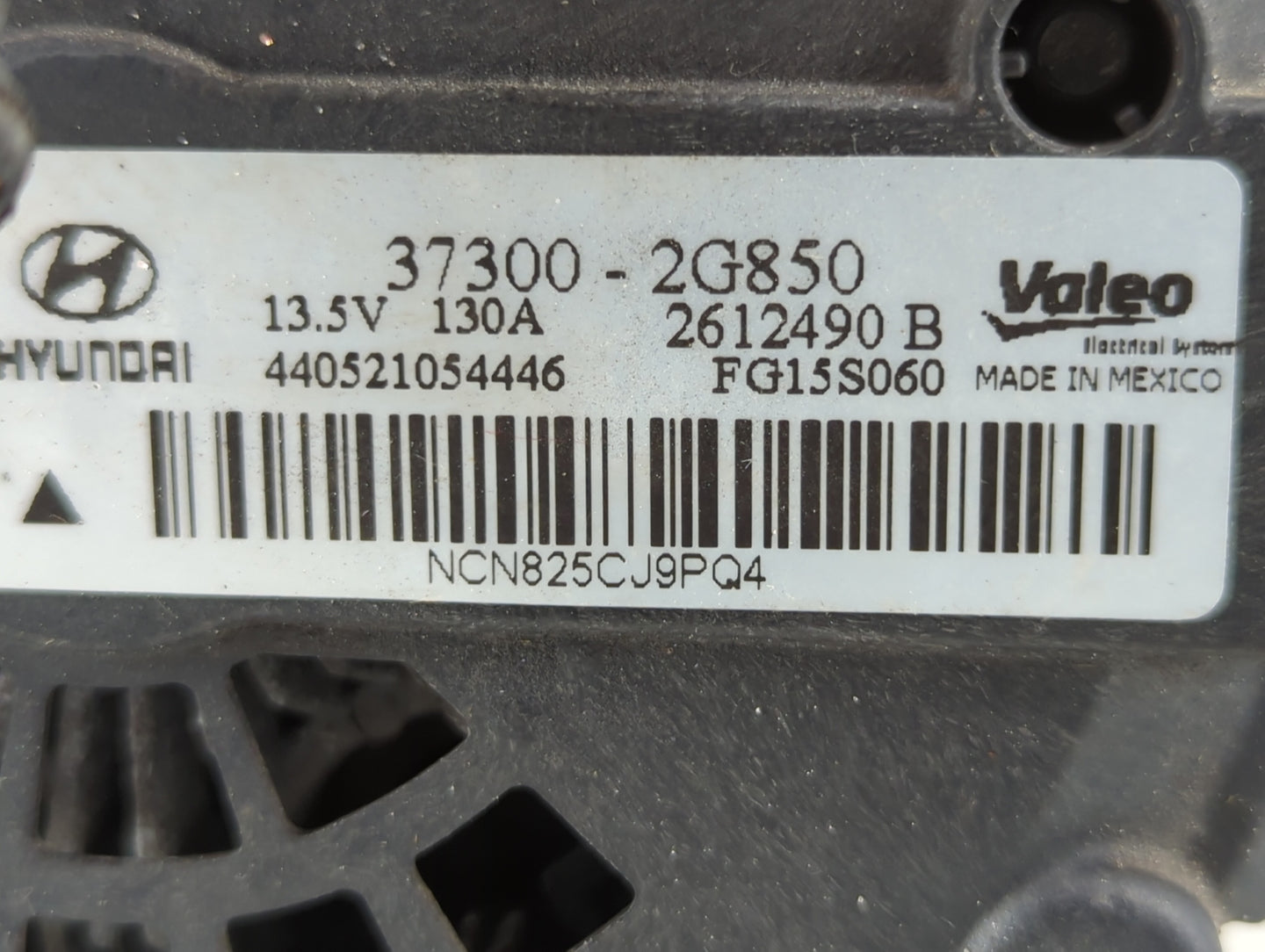 2015 Hyundai Santa Fe Alternator Replacement Generator Charging Assembly Engine OEM P/N:37300-2G850 Fits Fits 2014 OEM Used 