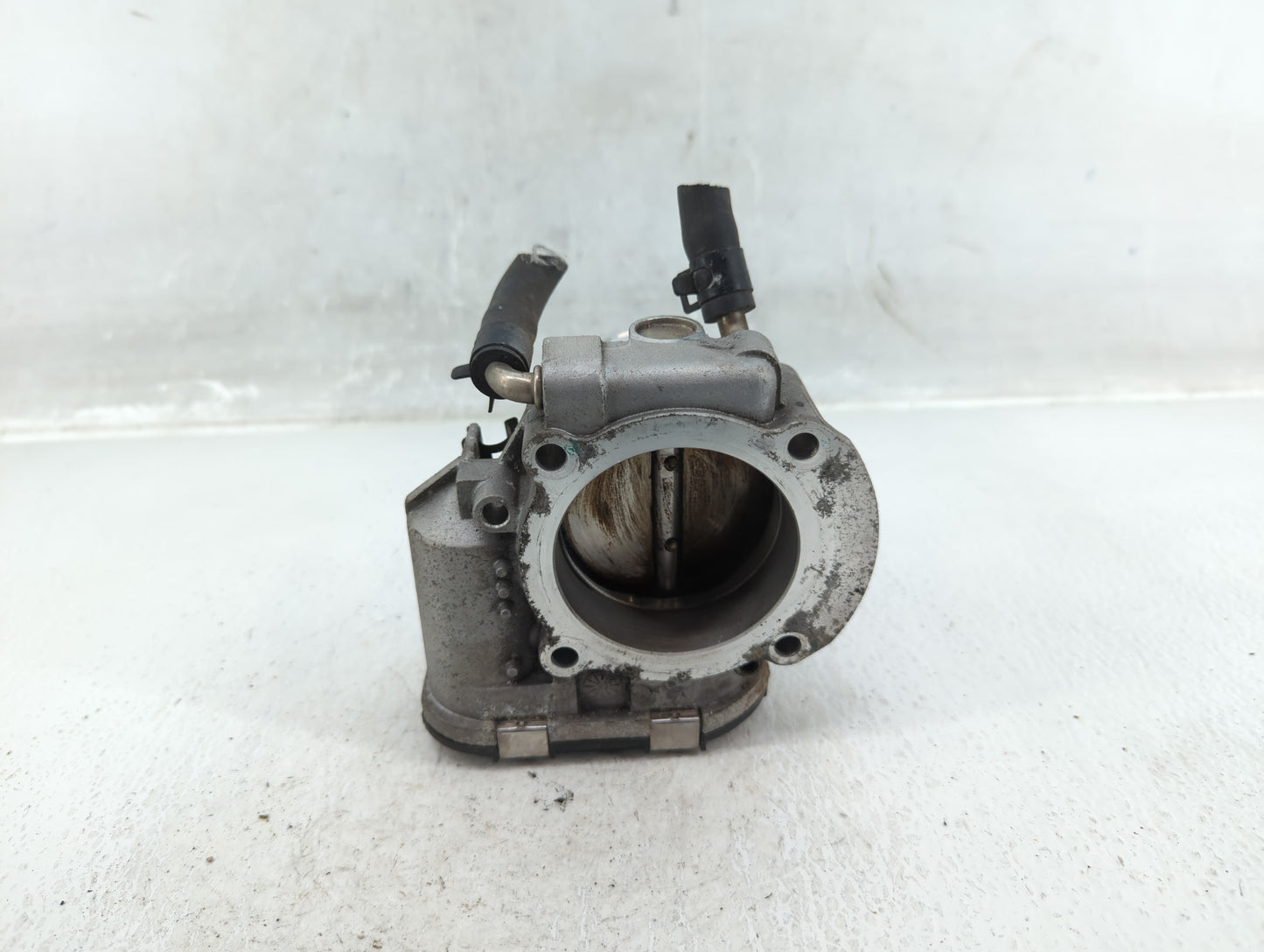 2015 Hyundai Santa Fe Throttle Body P/N:35100-2G700 Fits Fits 2011 2012 2013 2014 2016 OEM Used Auto Parts - Oemusedautopart