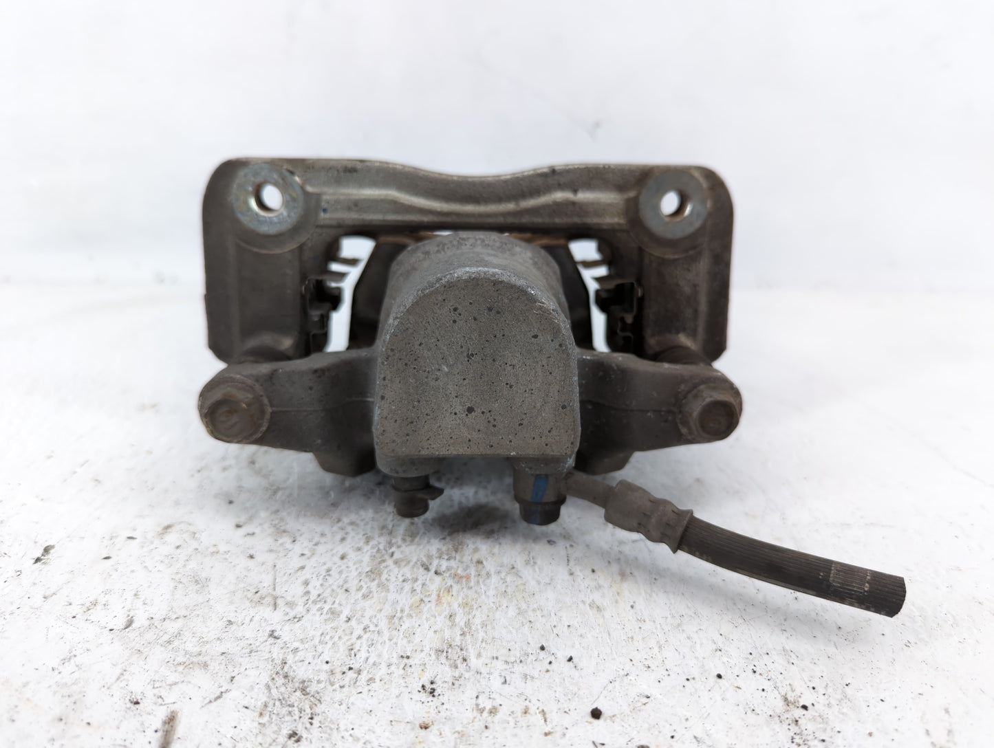 2013-2016 Hyundai Santa Fe Front Driver Left Brake Caliper 581521 - Oemusedautoparts1.com