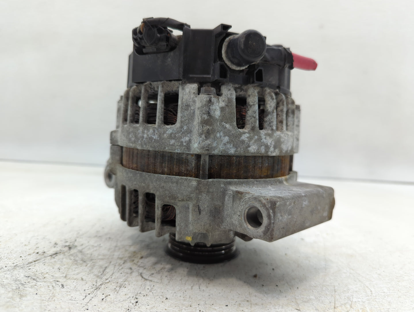 2015 Hyundai Santa Fe Alternator Replacement Generator Charging Assembly Engine OEM P/N:13588321 Fits Fits 2014 OEM Used Aut
