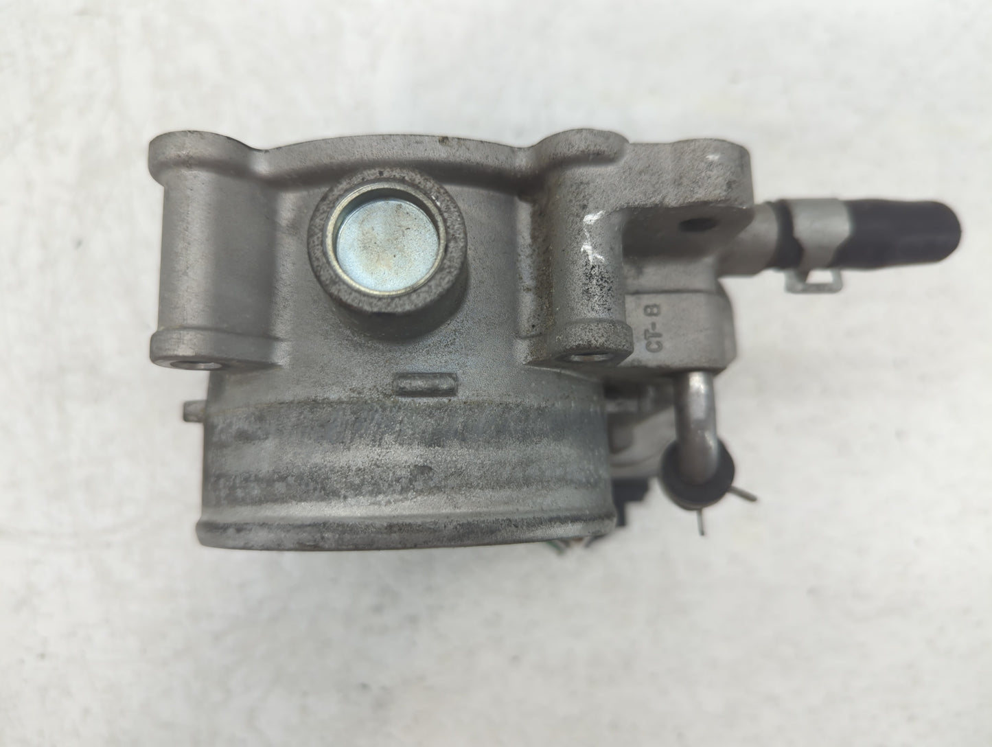 2013-2018 Hyundai Santa Fe Throttle Body P/N:5312 1S30 35100-3CAA0 Fits Fits 2012 2013 2014 2015 2016 2017 2018 OEM Used Aut