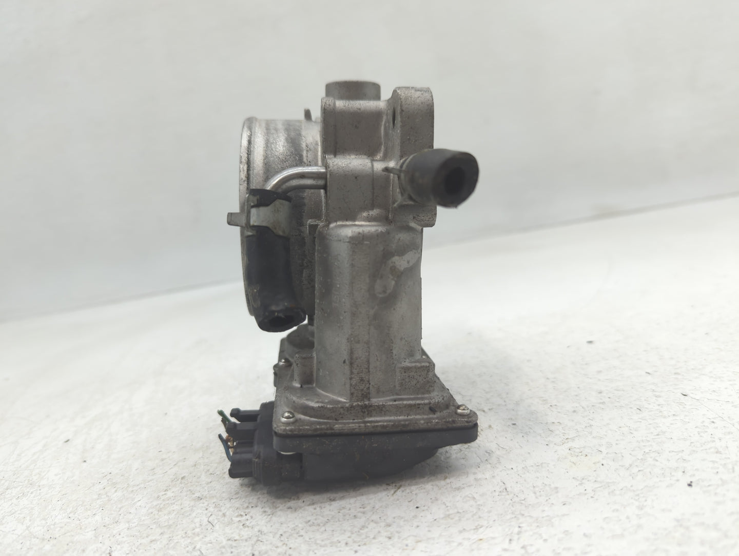 2013-2018 Hyundai Santa Fe Throttle Body P/N:5312 1S30 35100-3CAA0 Fits Fits 2012 2013 2014 2015 2016 2017 2018 OEM Used Aut