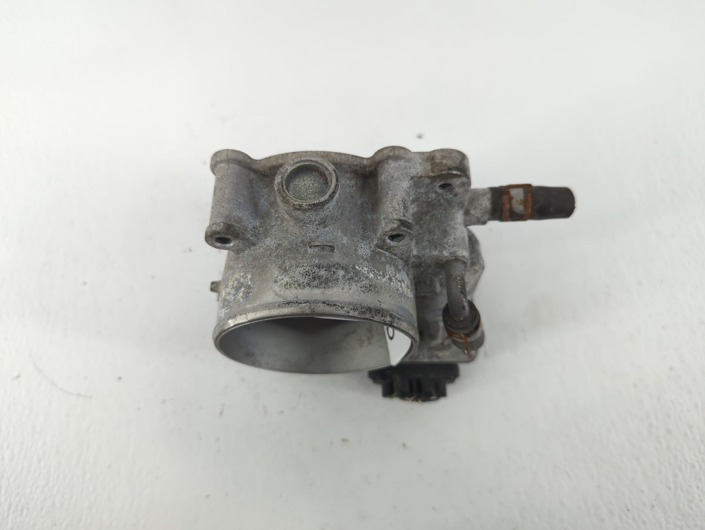 2013-2018 Hyundai Santa Fe Throttle Body P/N:35100-3CAA0 Fits Fits 2012 2013 2014 2015 2016 2017 2018 OEM Used Auto Parts - 