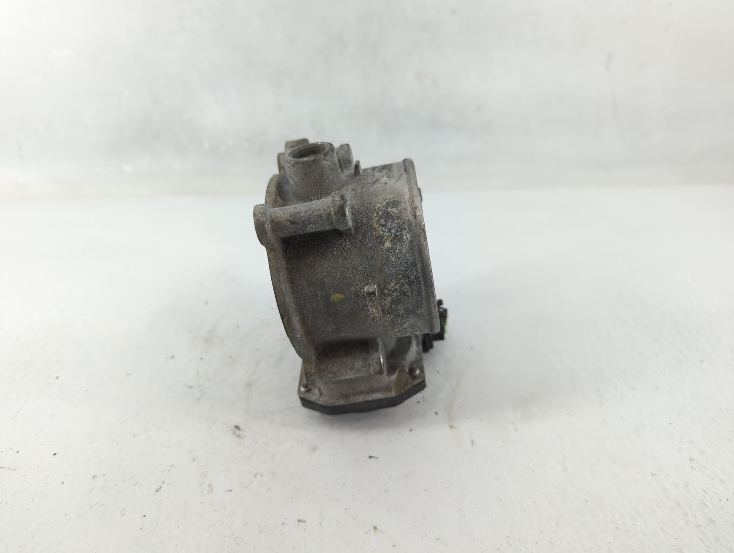 2013-2018 Hyundai Santa Fe Throttle Body P/N:35100-3CAA0 Fits Fits 2012 2013 2014 2015 2016 2017 2018 OEM Used Auto Parts - 