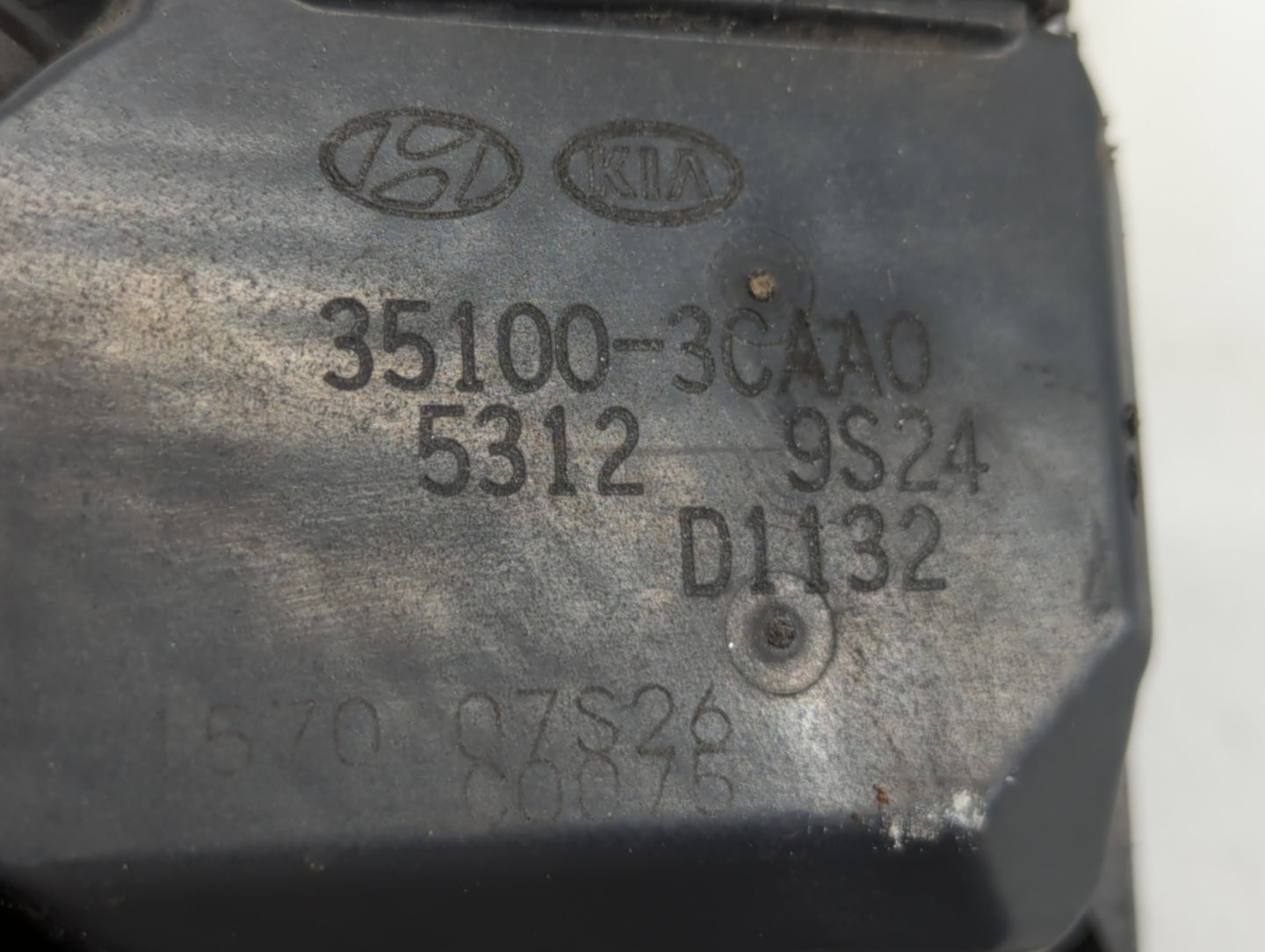 2013-2018 Hyundai Santa Fe Throttle Body P/N:35100-3CAA0 Fits Fits 2012 2013 2014 2015 2016 2017 2018 OEM Used Auto Parts - 