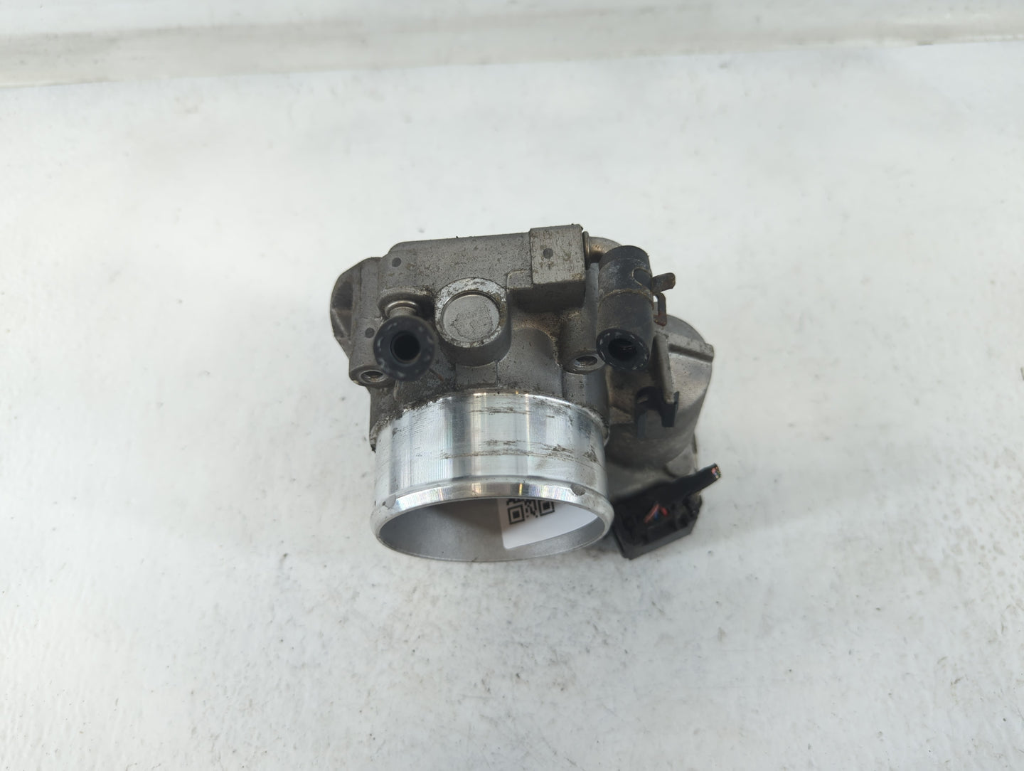 2015 Hyundai Santa Fe Throttle Body P/N:35100-2G700 Fits Fits 2011 2012 2013 2014 2016 OEM Used Auto Parts - Oemusedautopart