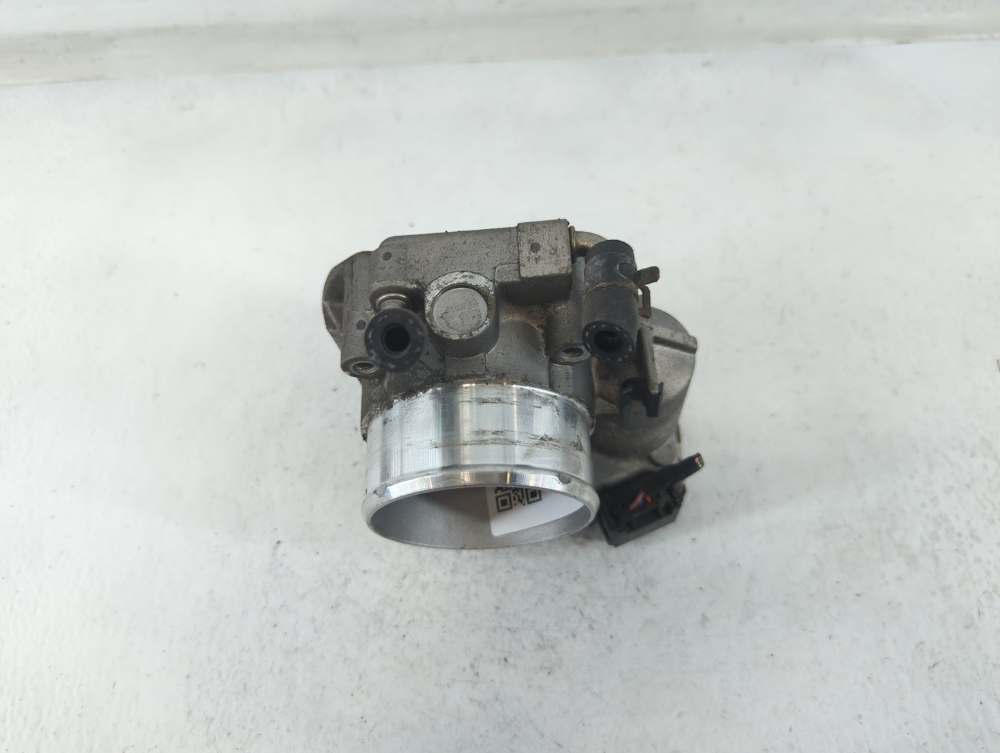2015 Hyundai Santa Fe Throttle Body P/N:35100-2G700 Fits Fits 2011 2012 2013 2014 2016 OEM Used Auto Parts - Oemusedautopart