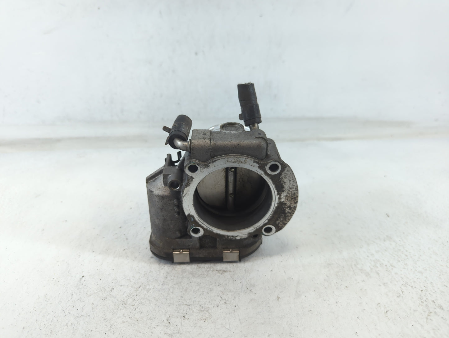 2015 Hyundai Santa Fe Throttle Body P/N:35100-2G700 Fits Fits 2011 2012 2013 2014 2016 OEM Used Auto Parts - Oemusedautopart