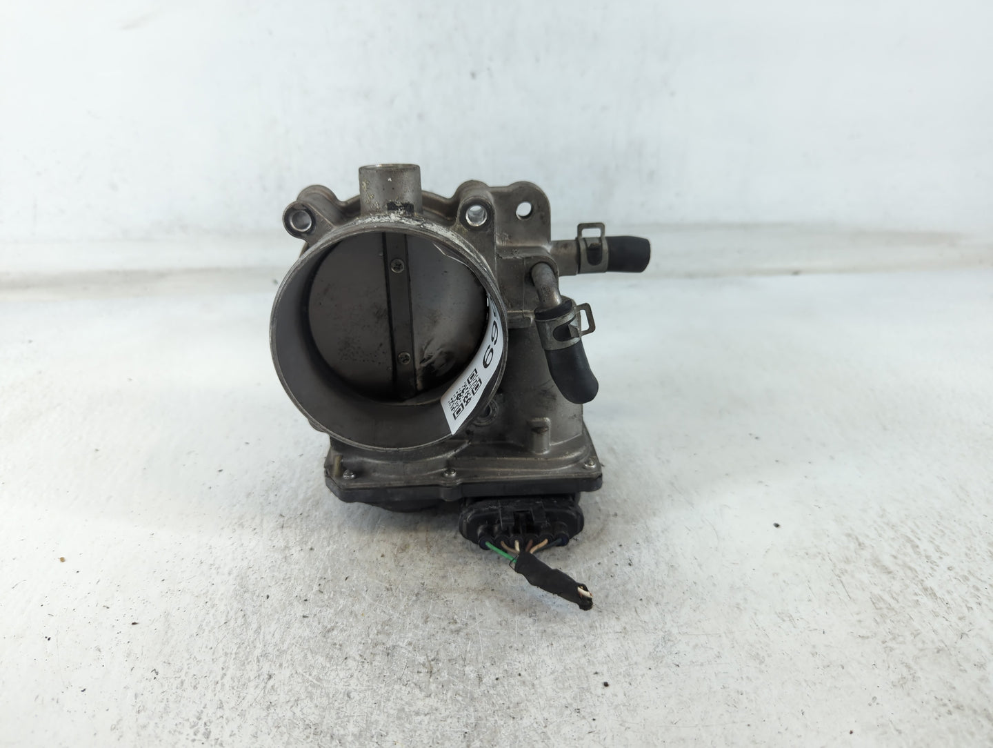 2013-2018 Hyundai Santa Fe Throttle Body P/N:35100-3CAA0 Fits Fits 2012 2013 2014 2015 2016 2017 2018 OEM Used Auto Parts - 