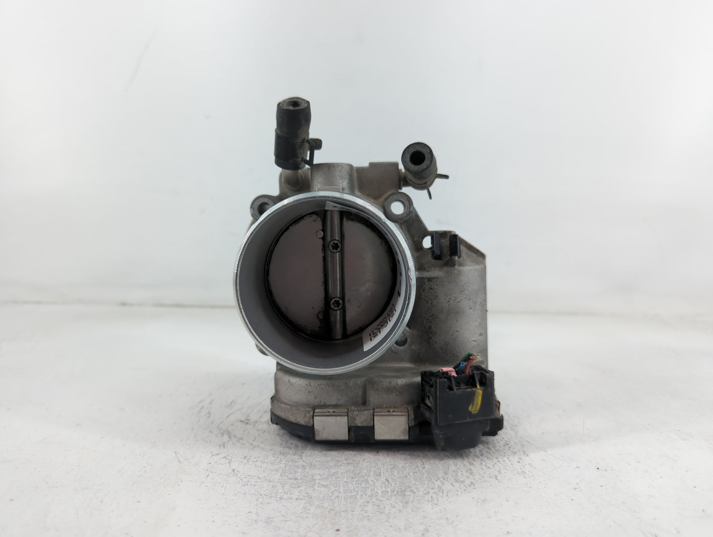 2015 Hyundai Santa Fe Throttle Body P/N:35100-2G700 Fits Fits 2011 2012 2013 2014 2016 OEM Used Auto Parts - Oemusedautopart