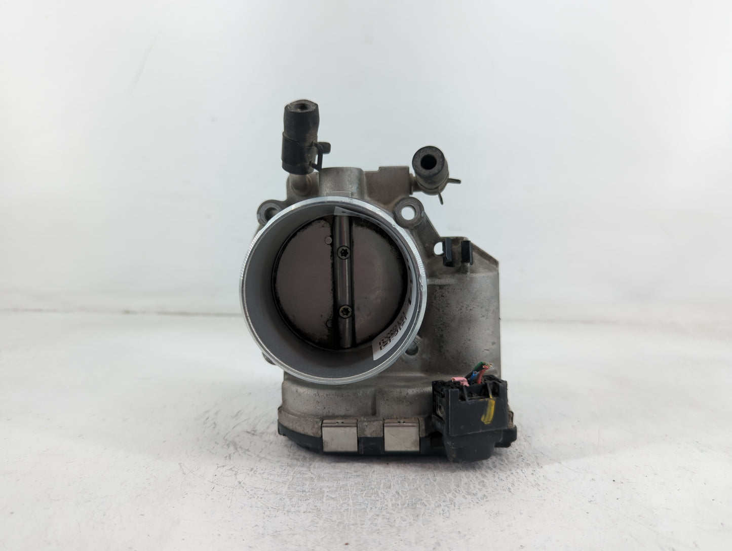 2015 Hyundai Santa Fe Throttle Body P/N:35100-2G700 Fits Fits 2011 2012 2013 2014 2016 OEM Used Auto Parts - Oemusedautopart