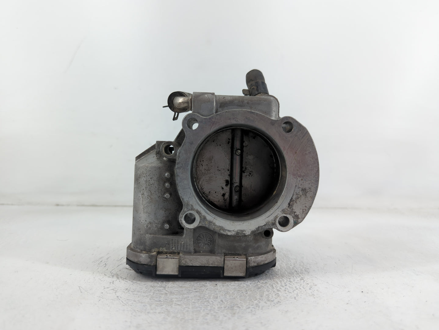 2015 Hyundai Santa Fe Throttle Body P/N:35100-2G700 Fits Fits 2011 2012 2013 2014 2016 OEM Used Auto Parts - Oemusedautopart