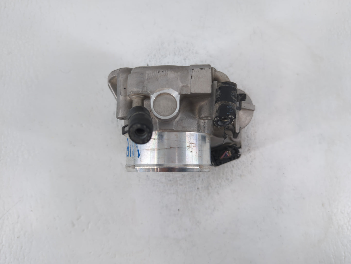 2015 Hyundai Santa Fe Throttle Body P/N:35100-2G700 Fits Fits 2011 2012 2013 2014 2016 OEM Used Auto Parts - Oemusedautopart