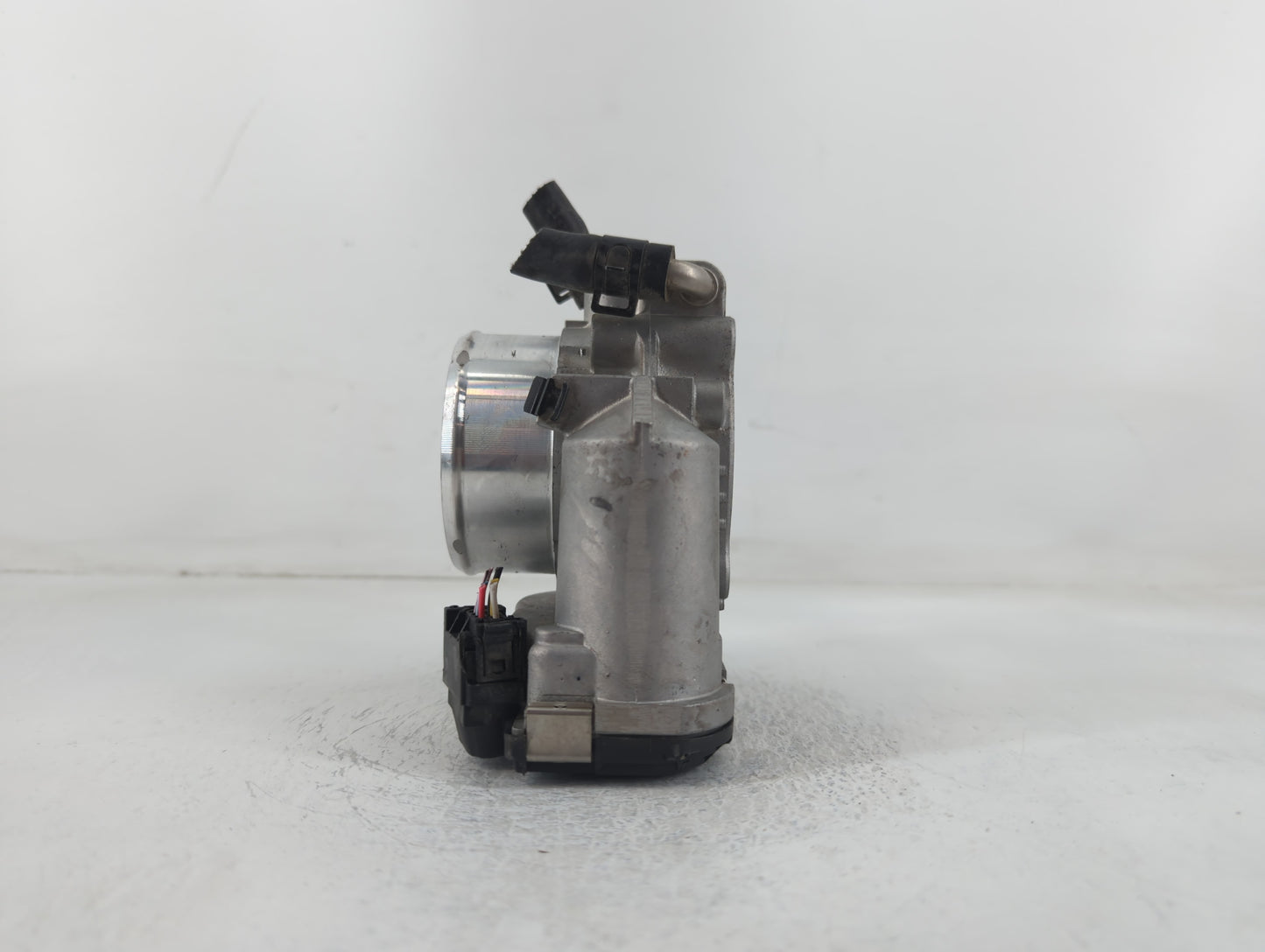 2015 Hyundai Santa Fe Throttle Body P/N:90 4501 0001 35100-2G700 Fits Fits 2011 2012 2013 2014 2016 OEM Used Auto Parts - Oe