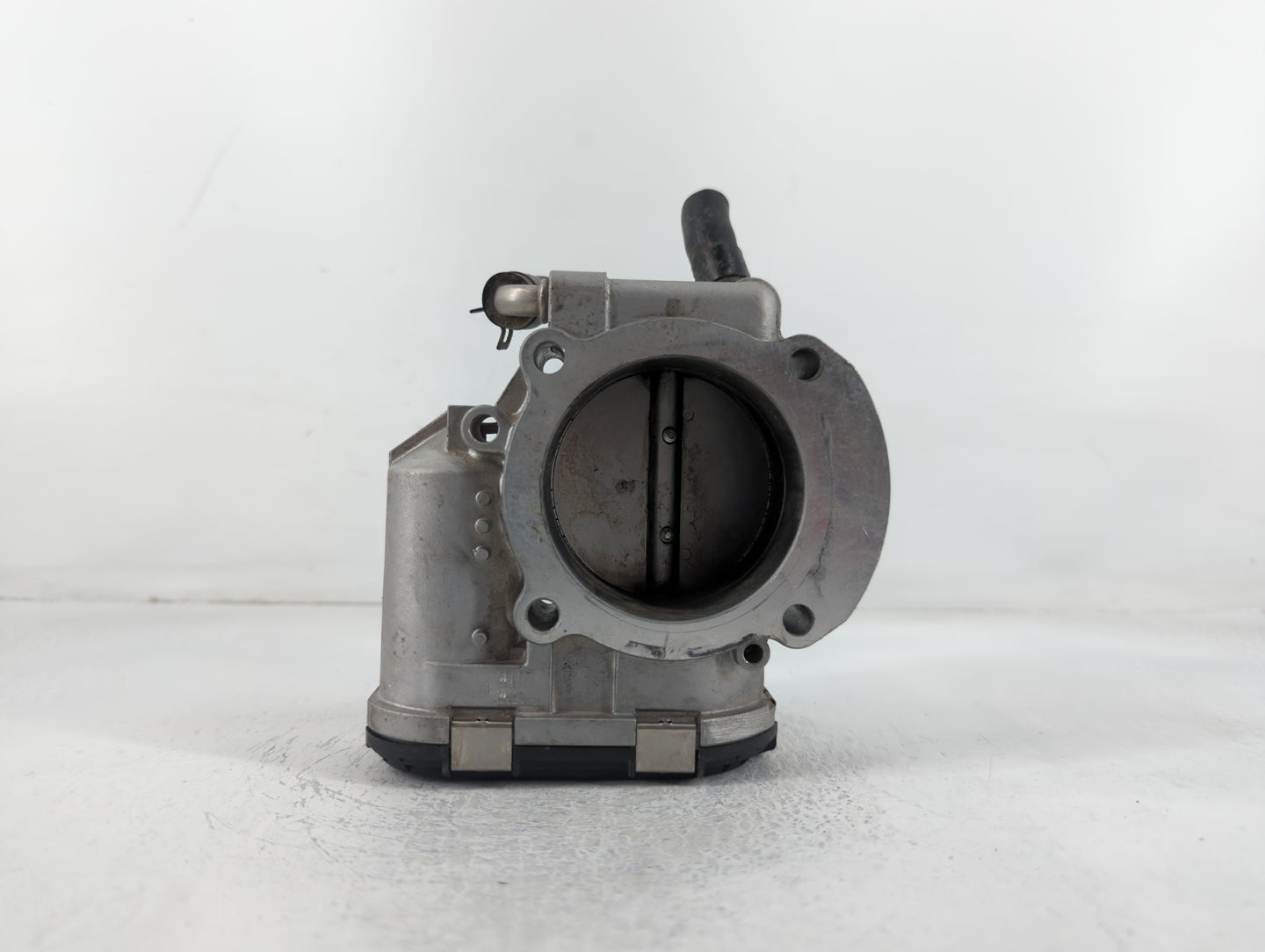 2015 Hyundai Santa Fe Throttle Body P/N:90 4501 0001 35100-2G700 Fits Fits 2011 2012 2013 2014 2016 OEM Used Auto Parts - Oe