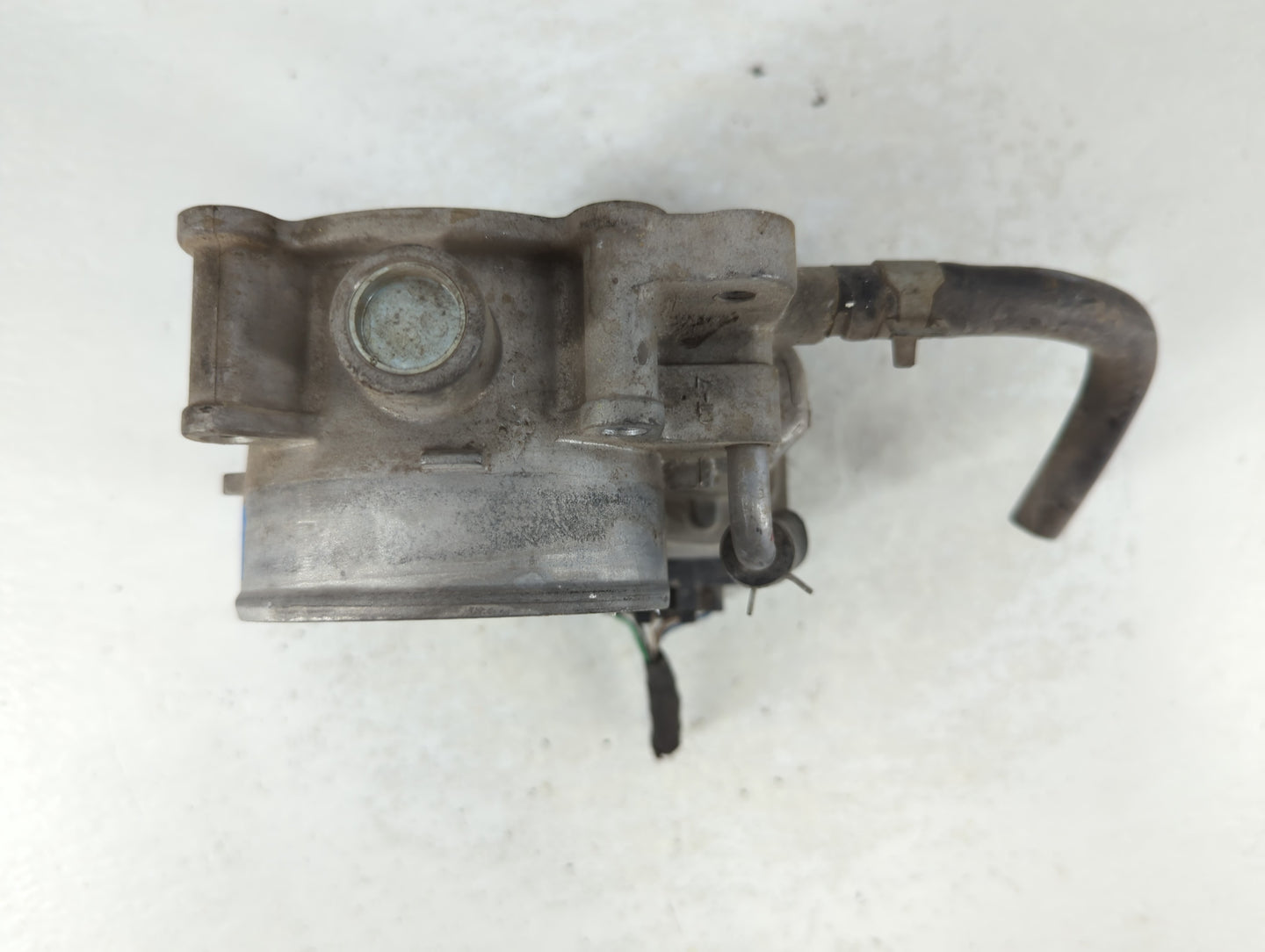 2013-2018 Hyundai Santa Fe Throttle Body P/N:35100-3CAA0 Fits Fits 2012 2013 2014 2015 2016 2017 2018 OEM Used Auto Parts - 