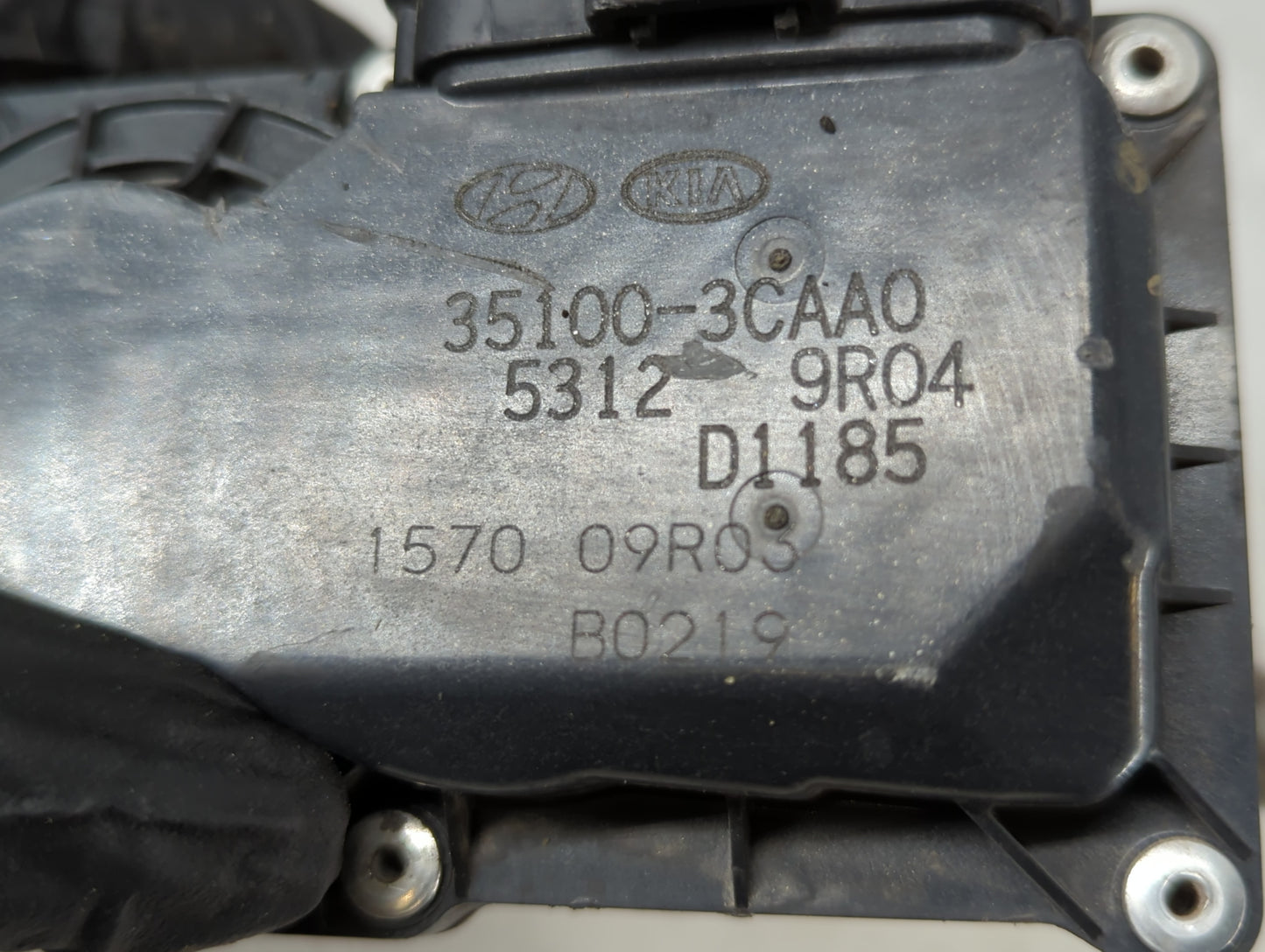 2013-2018 Hyundai Santa Fe Throttle Body P/N:35100-3CAA0 Fits Fits 2012 2013 2014 2015 2016 2017 2018 OEM Used Auto Parts - 