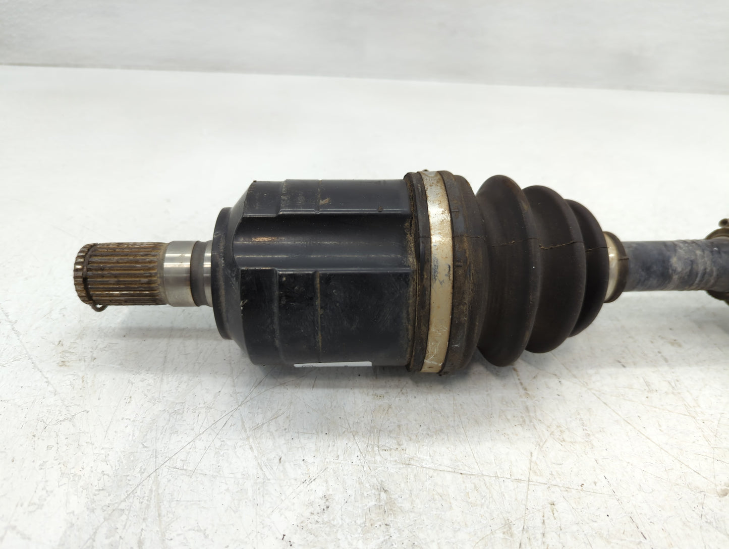 2013-2016 Hyundai Santa Fe Axle Shaft Front Driver Cv C/v - Oemusedautoparts1.com