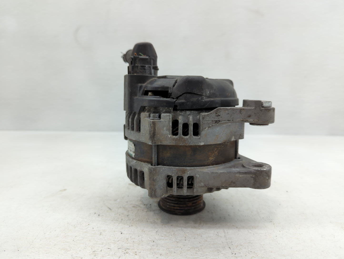 2015 Hyundai Santa Fe Alternator Replacement Generator Charging Assembly Engine OEM P/N:37300-30510 Fits Fits 2014 OEM Used 