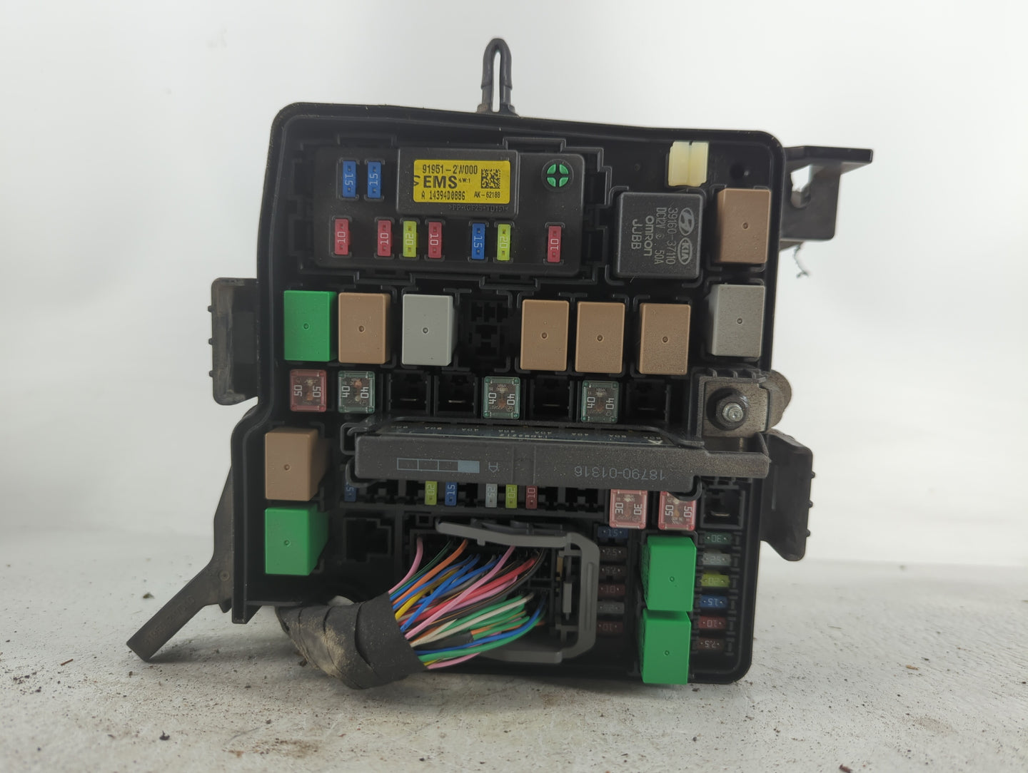 2015 Hyundai Santa Fe Sport Fusebox Fuse Box Panel Relay Module P/N:VS912014Z421ZB Fits OEM Used Auto Parts - Oemusedautopar