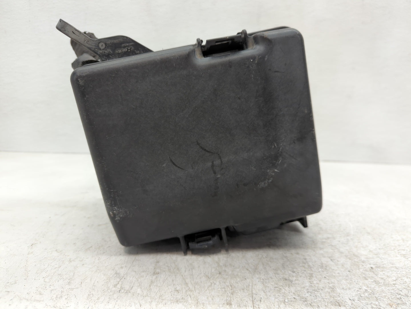 2015 Hyundai Sonata Fusebox Fuse Box Panel Relay Module P/N:6423-0102 Fits OEM Used Auto Parts - Oemusedautoparts1.com