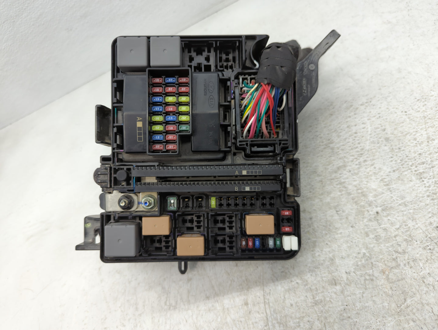 2015 Hyundai Sonata Fusebox Fuse Box Panel Relay Module P/N:6423-0102 Fits OEM Used Auto Parts - Oemusedautoparts1.com