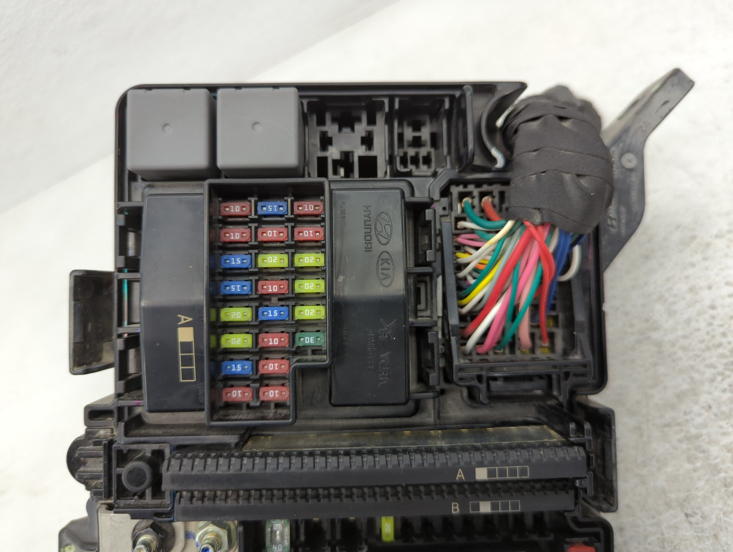 2015 Hyundai Sonata Fusebox Fuse Box Panel Relay Module P/N:6423-0102 Fits OEM Used Auto Parts - Oemusedautoparts1.com