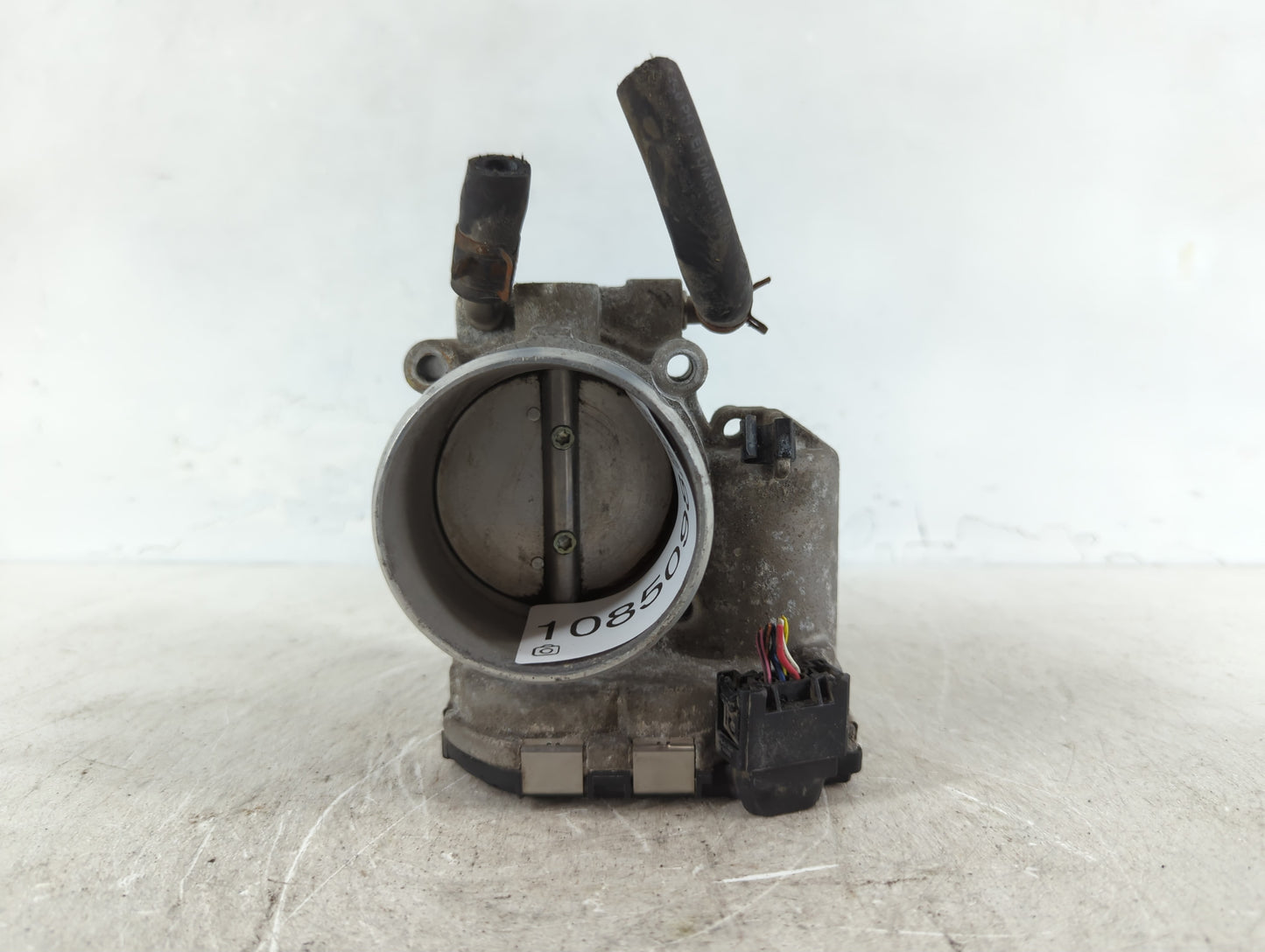 2015-2019 Hyundai Sonata Throttle Body P/N:35100-2G600 Fits Fits 2015 2016 2017 2018 2019 2020 2021 OEM Used Auto Parts - Oe