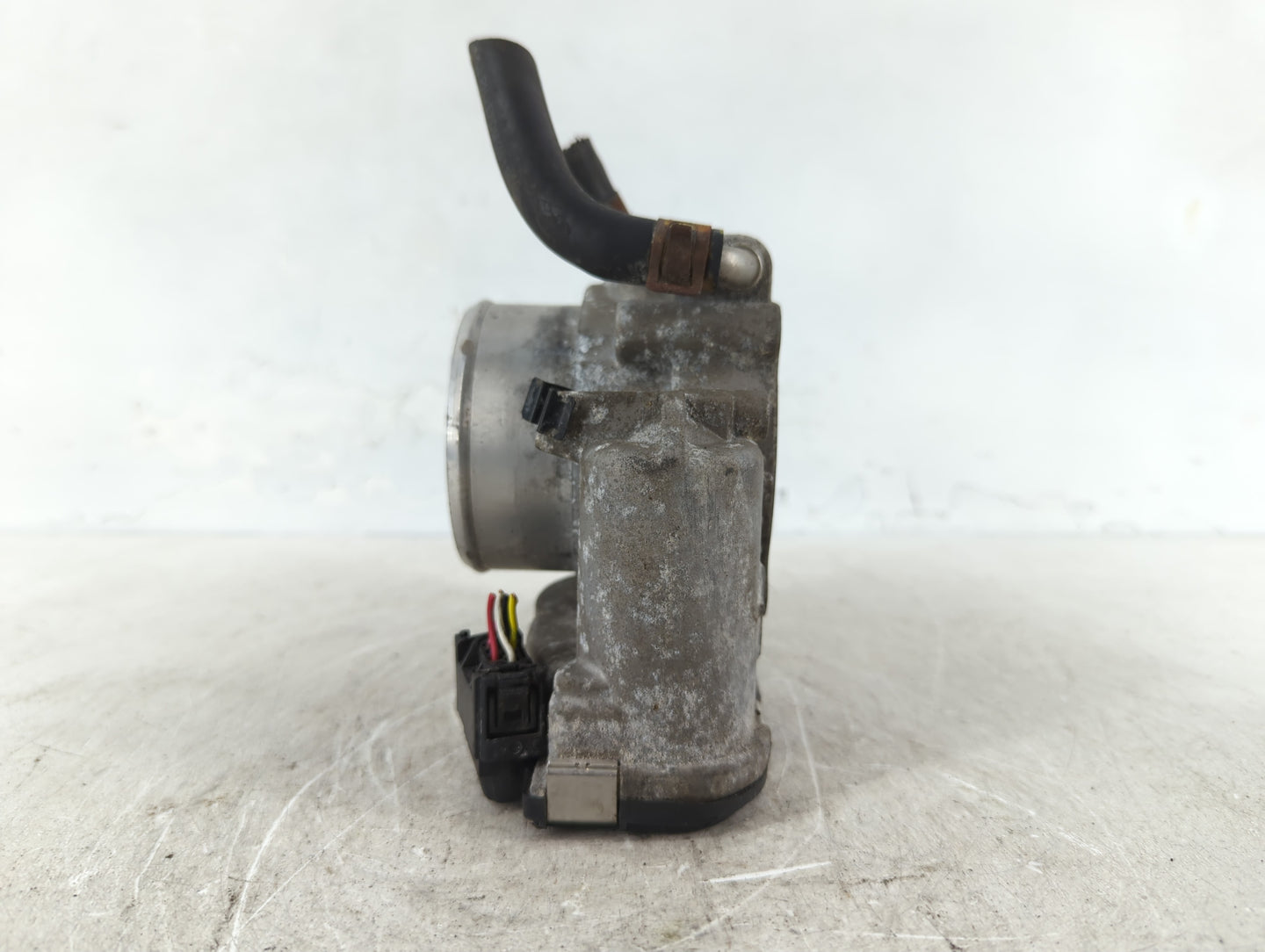 2015-2019 Hyundai Sonata Throttle Body P/N:35100-2G600 Fits Fits 2015 2016 2017 2018 2019 2020 2021 OEM Used Auto Parts - Oe