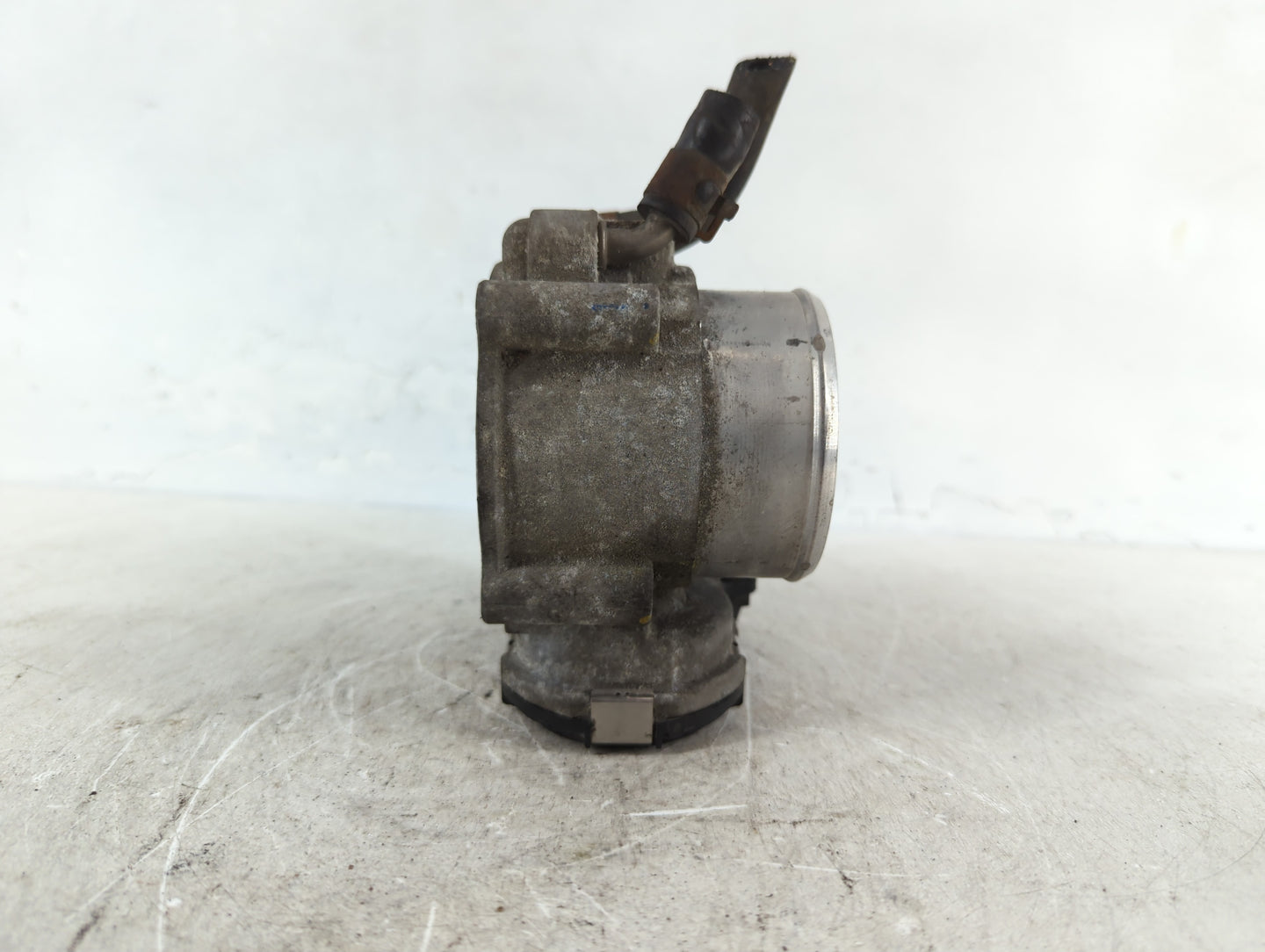 2015-2019 Hyundai Sonata Throttle Body P/N:35100-2G600 Fits Fits 2015 2016 2017 2018 2019 2020 2021 OEM Used Auto Parts - Oe