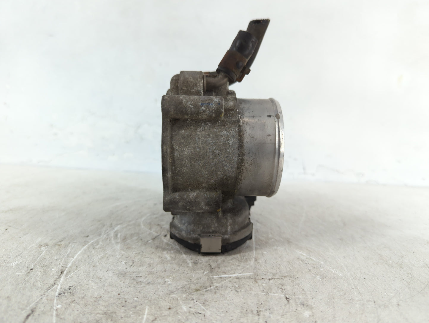 2015-2019 Hyundai Sonata Throttle Body P/N:35100-2G600 Fits Fits 2015 2016 2017 2018 2019 2020 2021 OEM Used Auto Parts - Oe