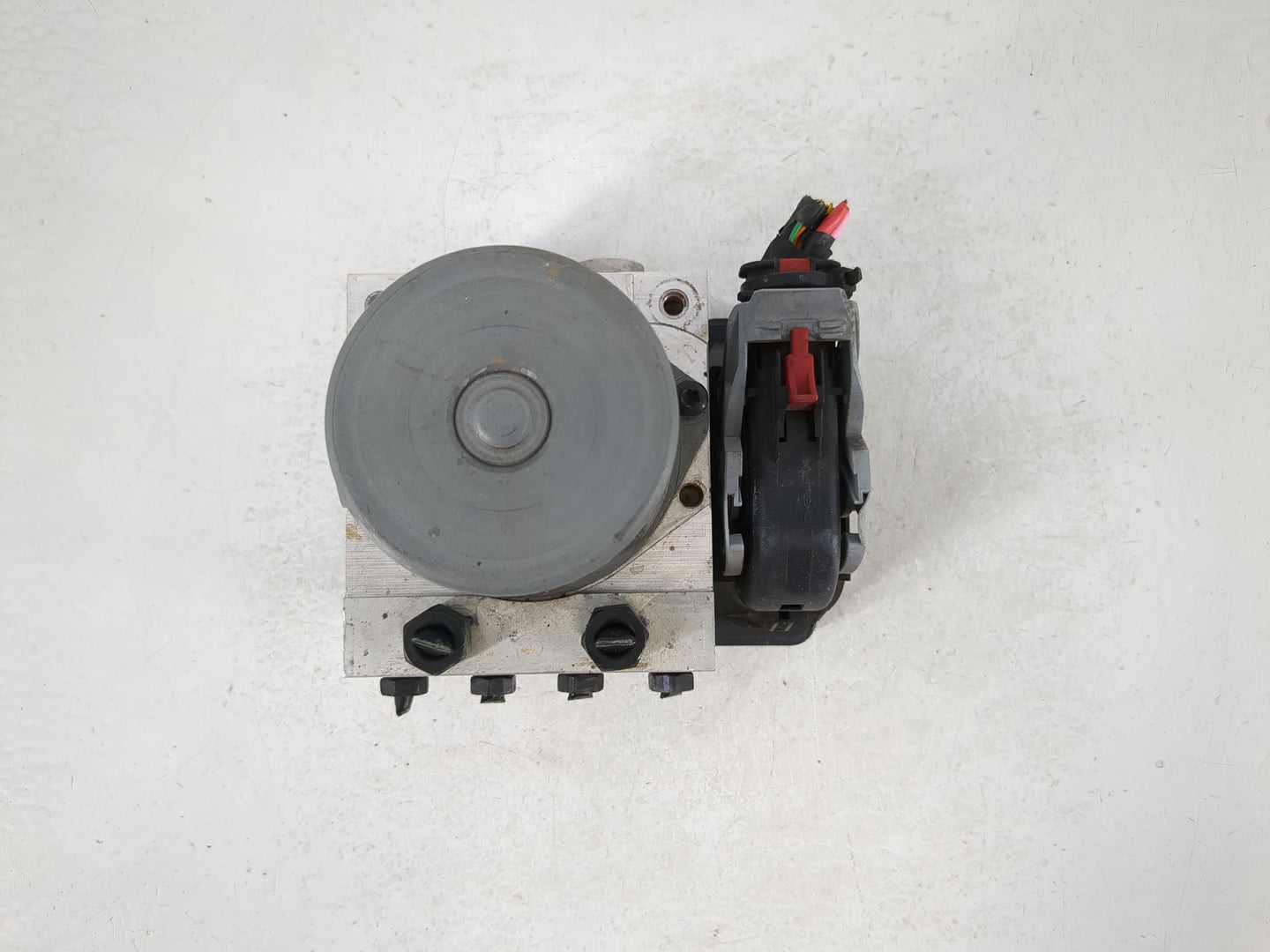 2015 Hyundai Sonata ABS Pump Control Module Replacement P/N:58920-C2200 Fits OEM Used Auto Parts - Oemusedautoparts1.com