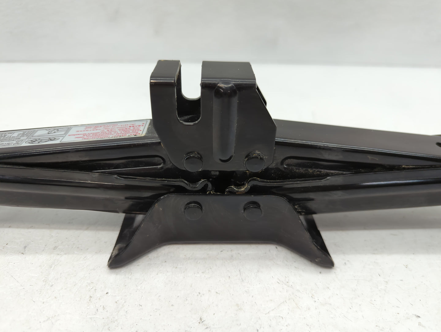 2015 Hyundai Sonata Spare Scissor Car Jack 1112410 - Oemusedautoparts1.com