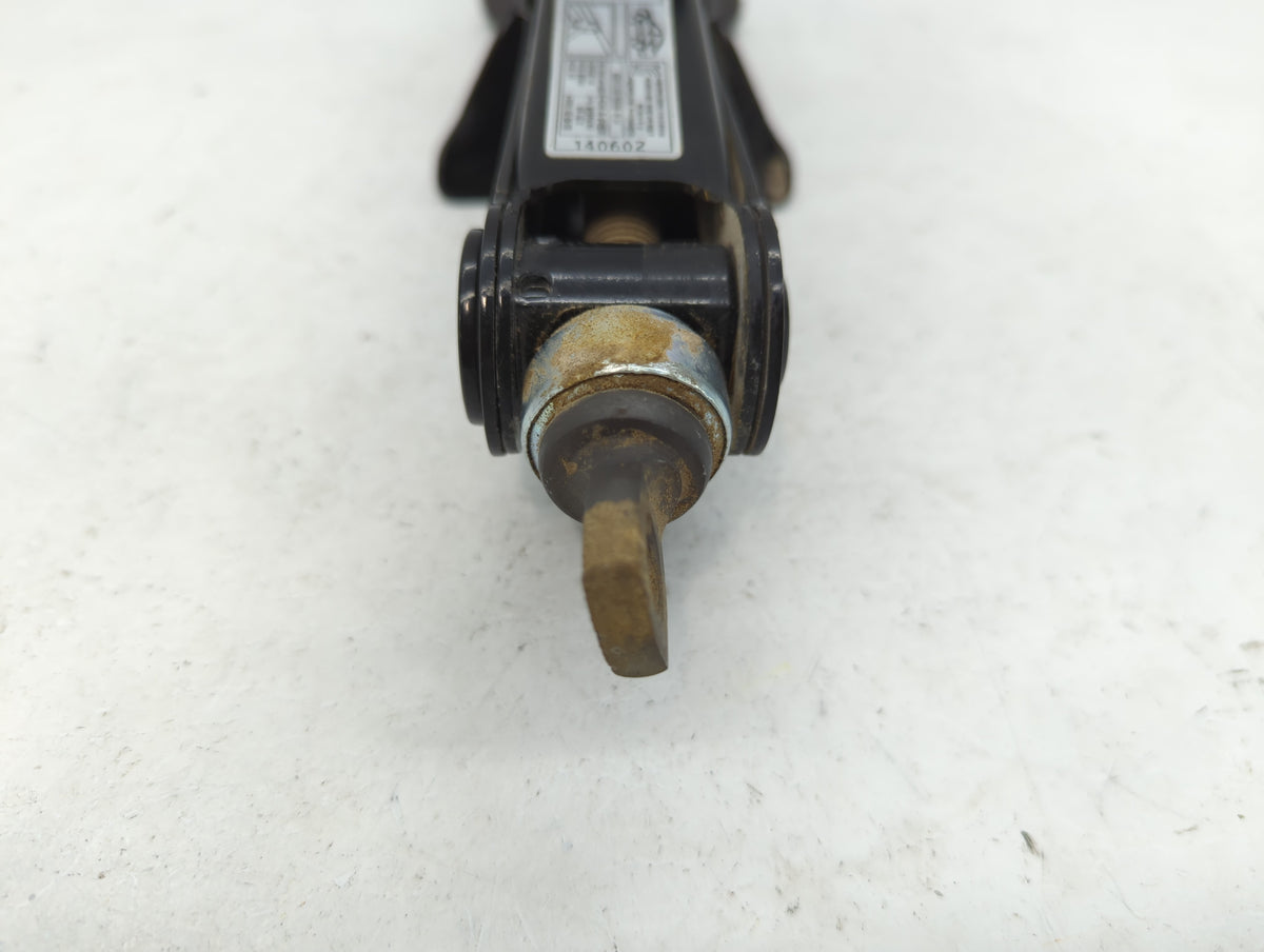 2015 Hyundai Sonata Spare Scissor Car Jack 1112410 - Oemusedautoparts1.com