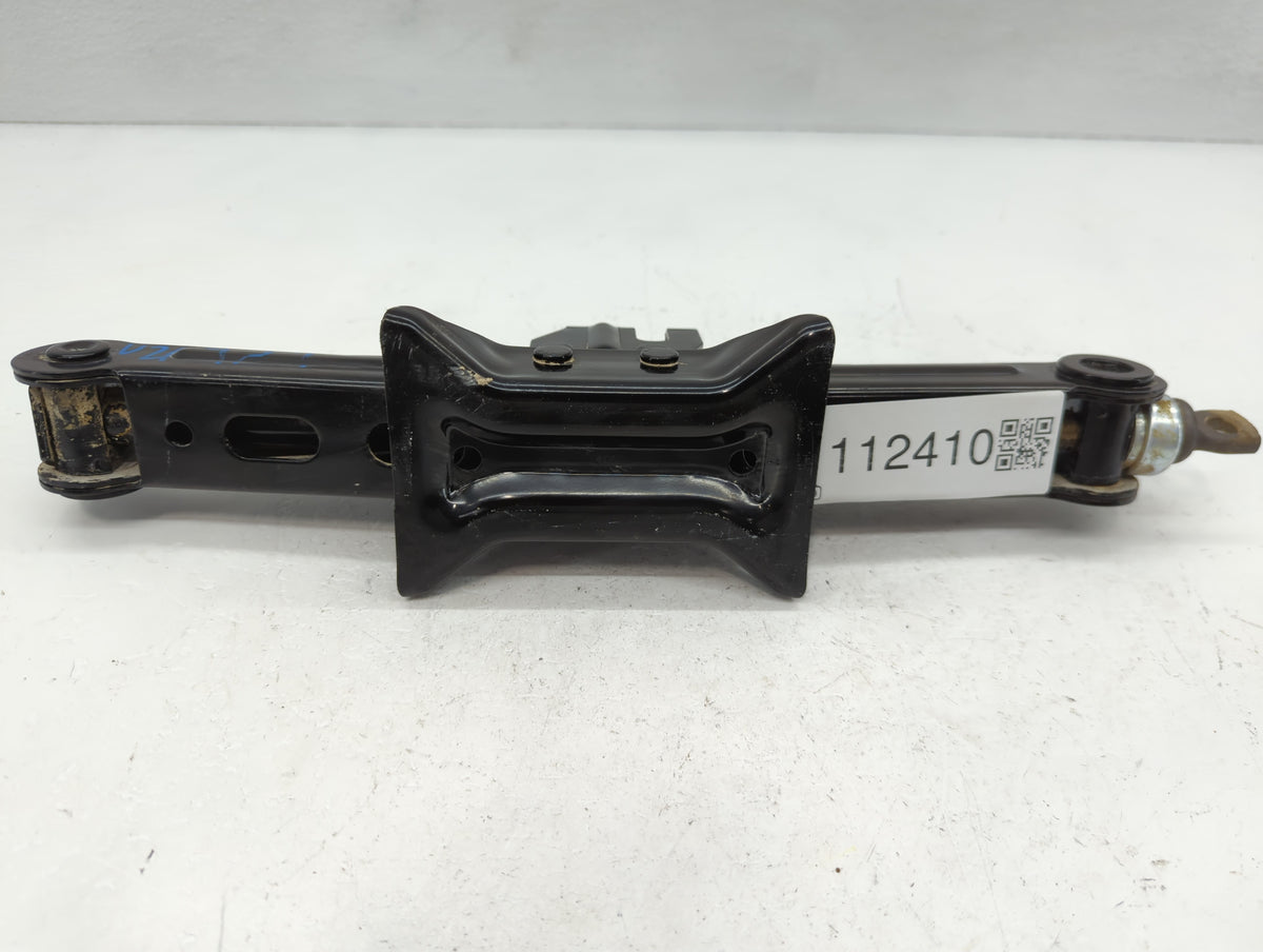 2015 Hyundai Sonata Spare Scissor Car Jack 1112410 - Oemusedautoparts1.com
