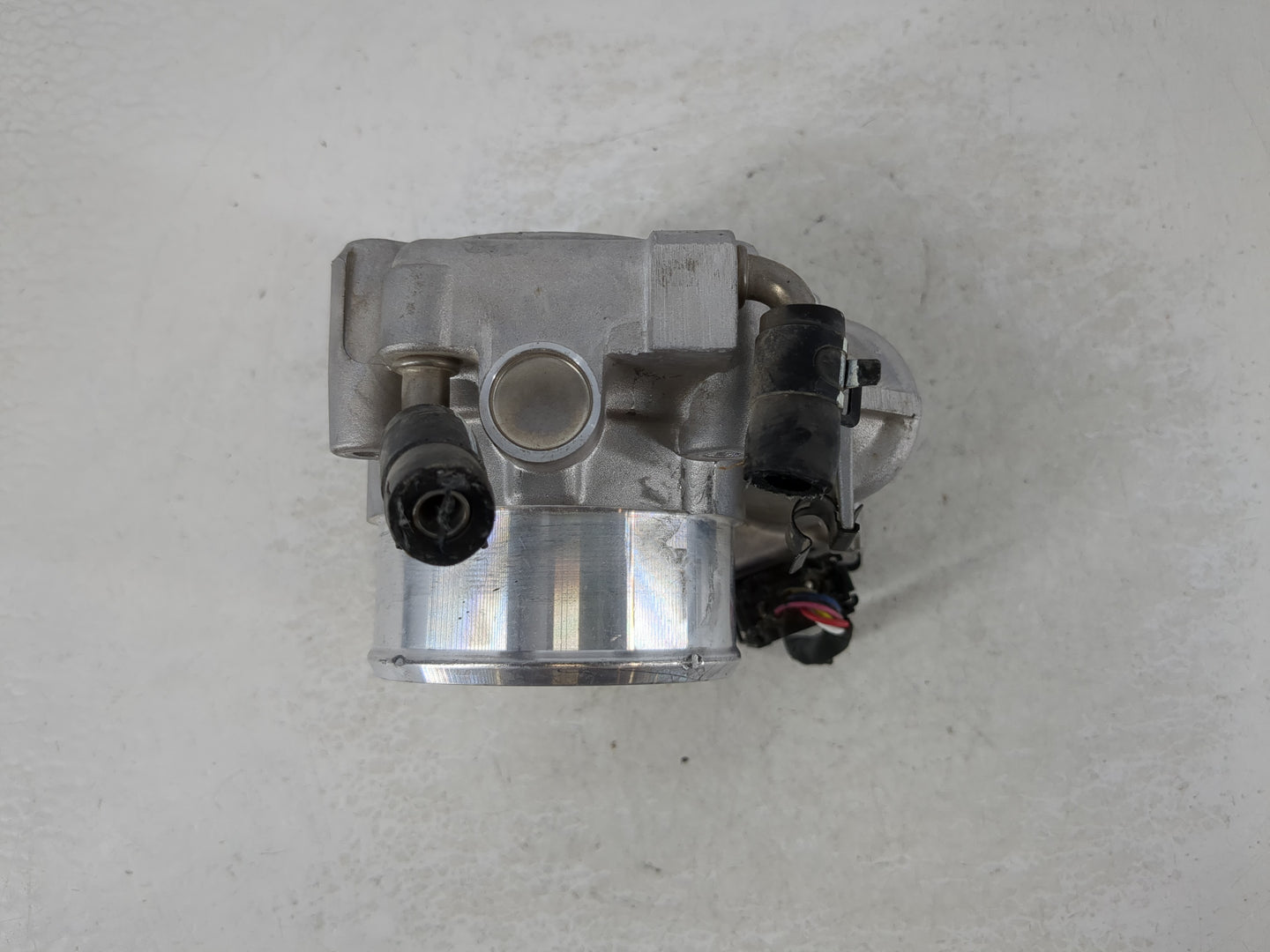 2015-2019 Hyundai Sonata Throttle Body P/N:35100-2G600 Fits Fits 2015 2016 2017 2018 2019 2020 2021 OEM Used Auto Parts - Oe