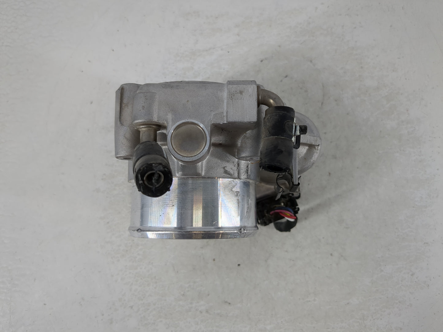 2015-2019 Hyundai Sonata Throttle Body P/N:35100-2G600 Fits Fits 2015 2016 2017 2018 2019 2020 2021 OEM Used Auto Parts - Oe