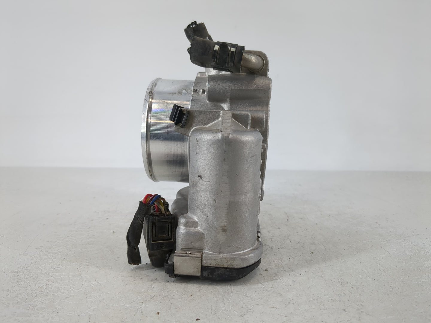 2015-2019 Hyundai Sonata Throttle Body P/N:35100-2G600 Fits Fits 2015 2016 2017 2018 2019 2020 2021 OEM Used Auto Parts - Oe